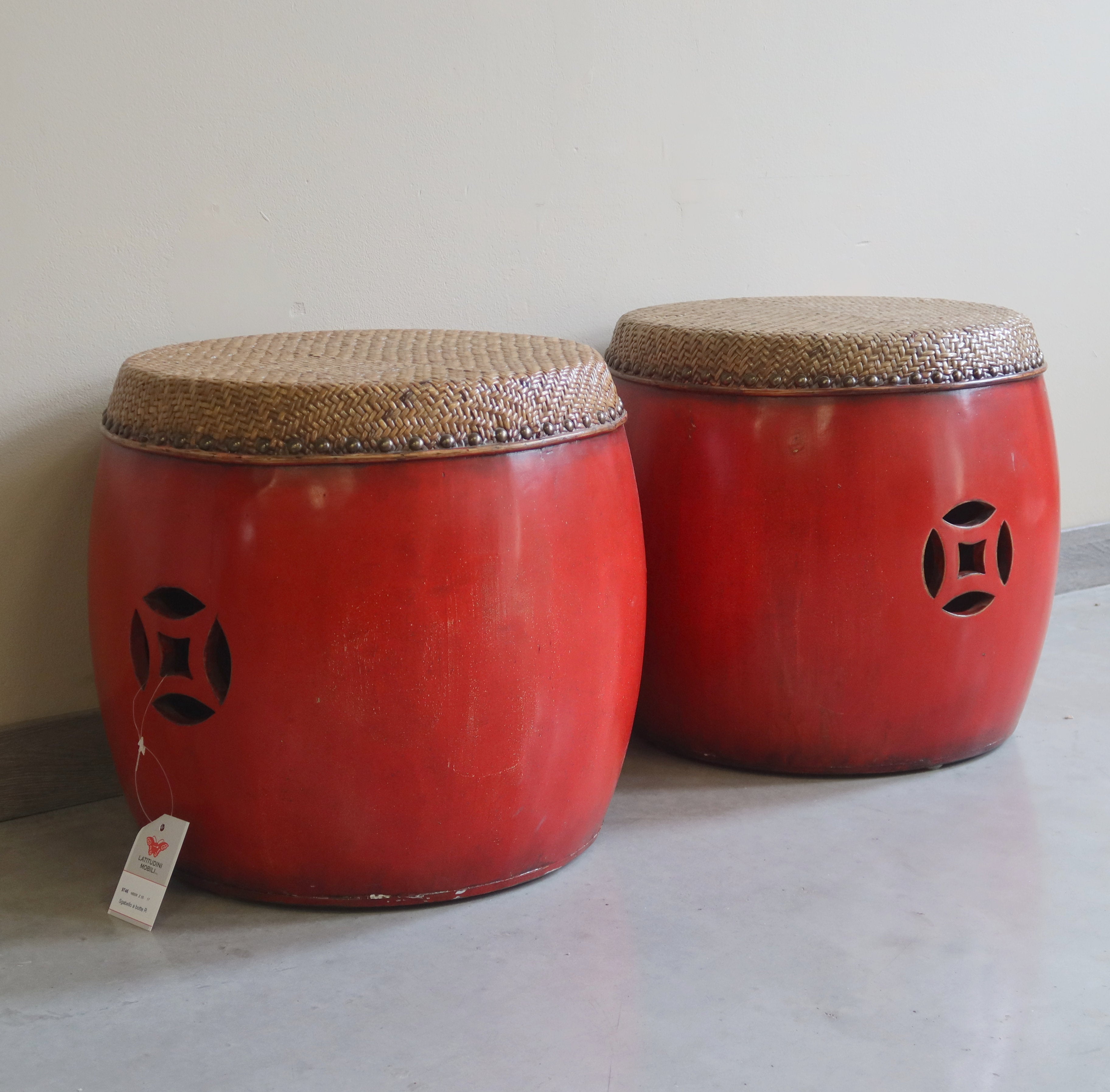 SGABELLO A BOTTE LACCA ROSSA PIANO RATTAN