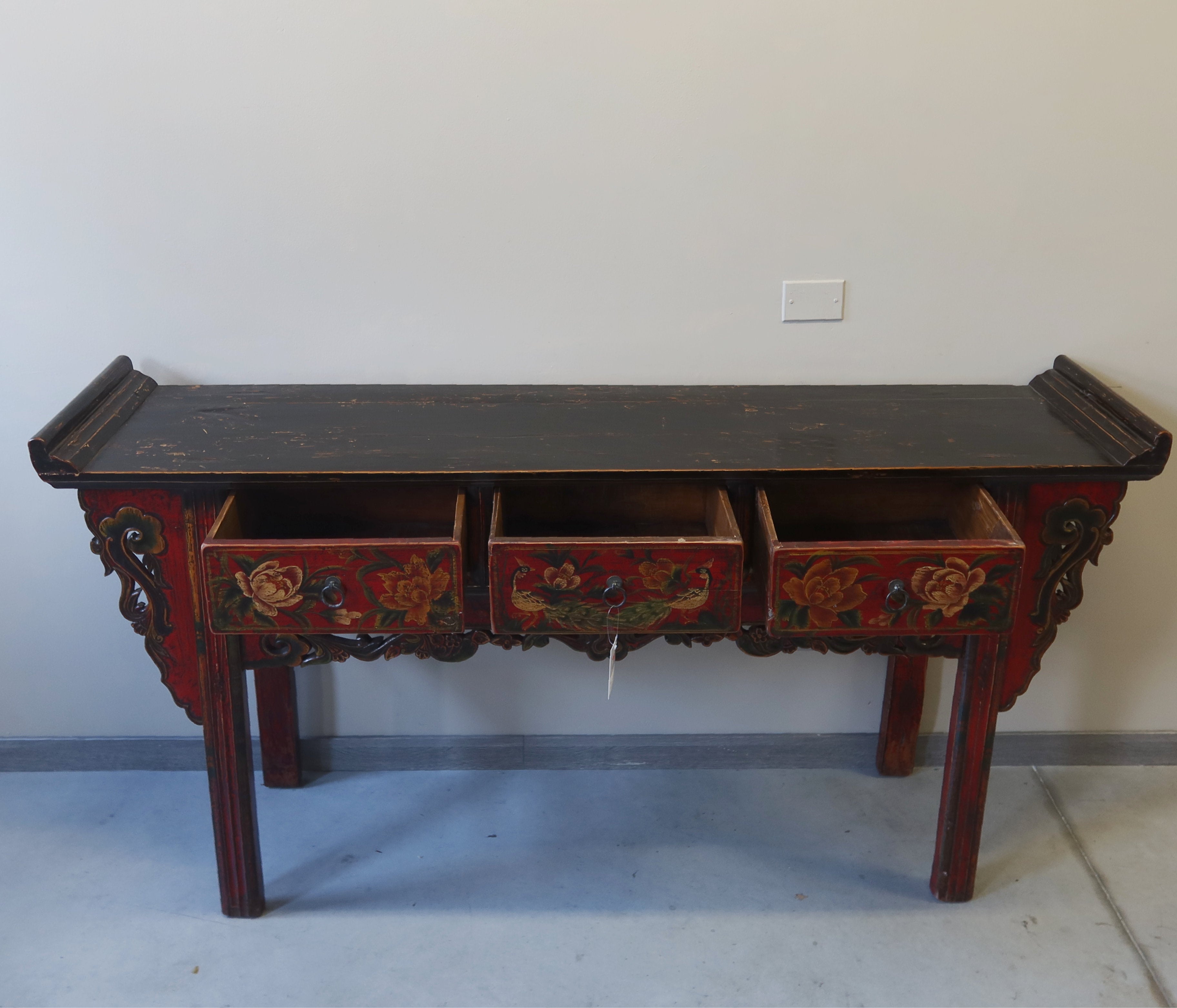 CONSOLLE MONGOLIA DECORATA AD ALTARE