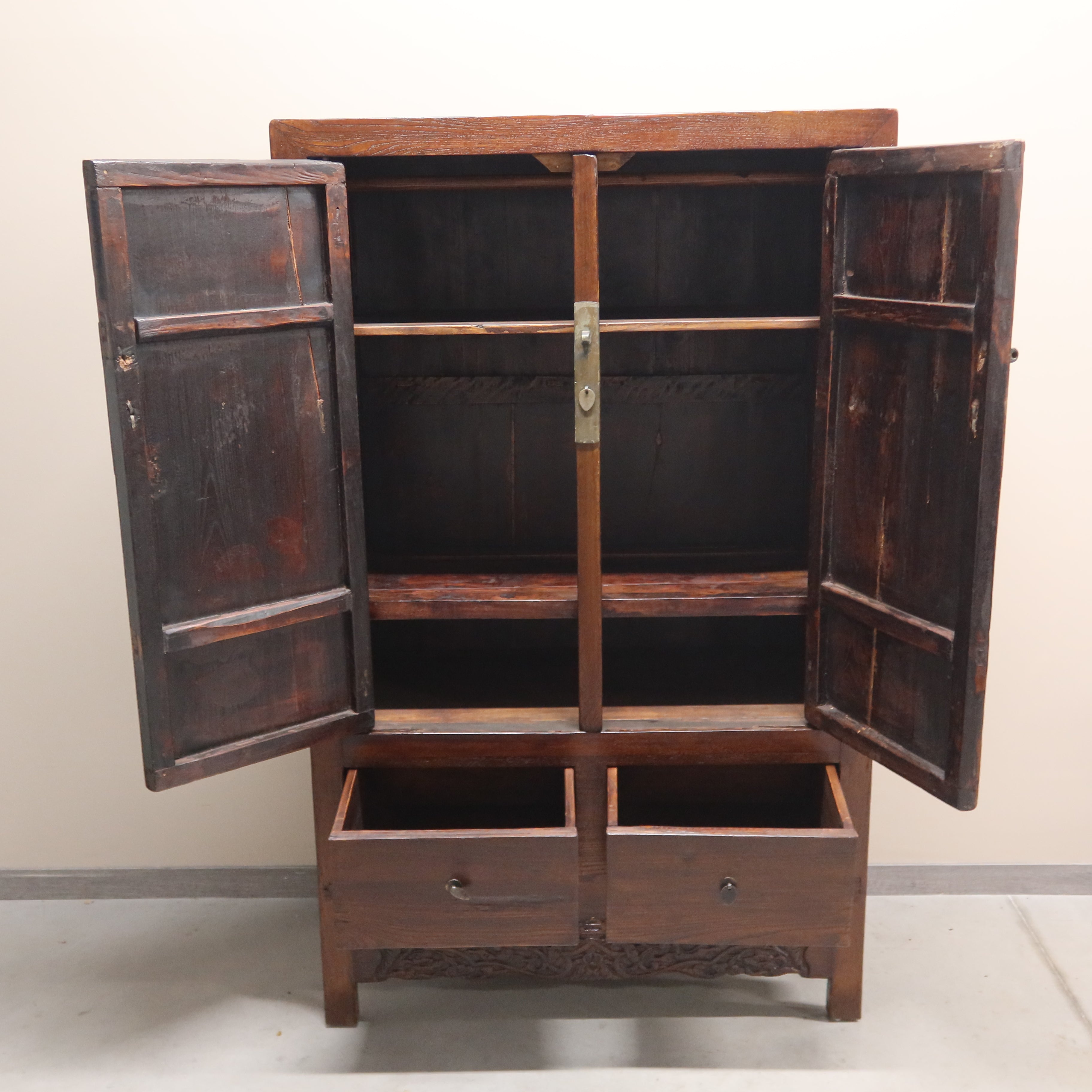 ARMADIO CINESE DELLO SHANDONG IN OLMO