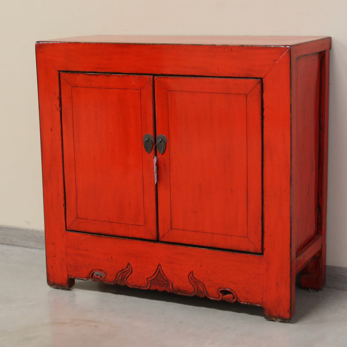 MOBILE CINESE LACCA ROSSA CON GREMBIULE INTAGLIATO