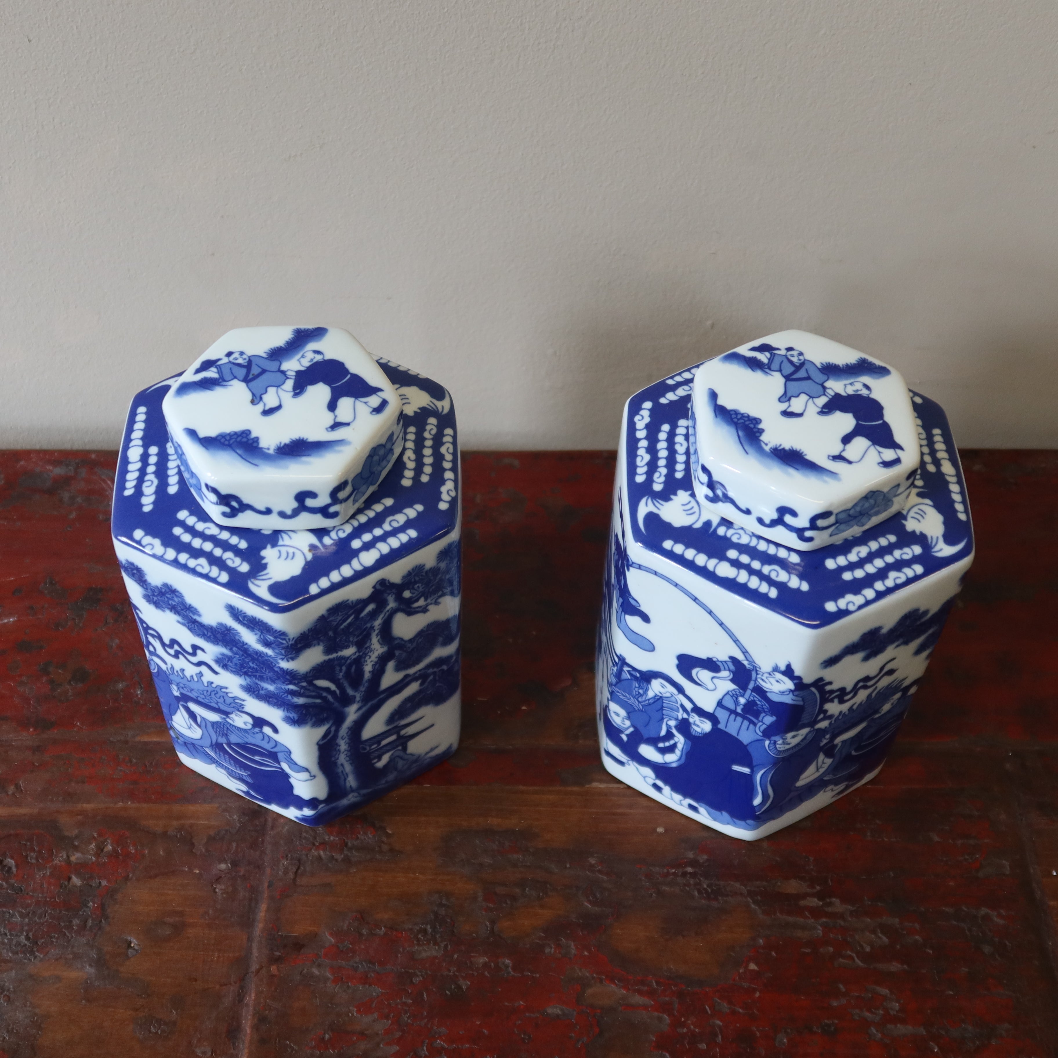 VASO CINESE IN CERAMICA DECORATA