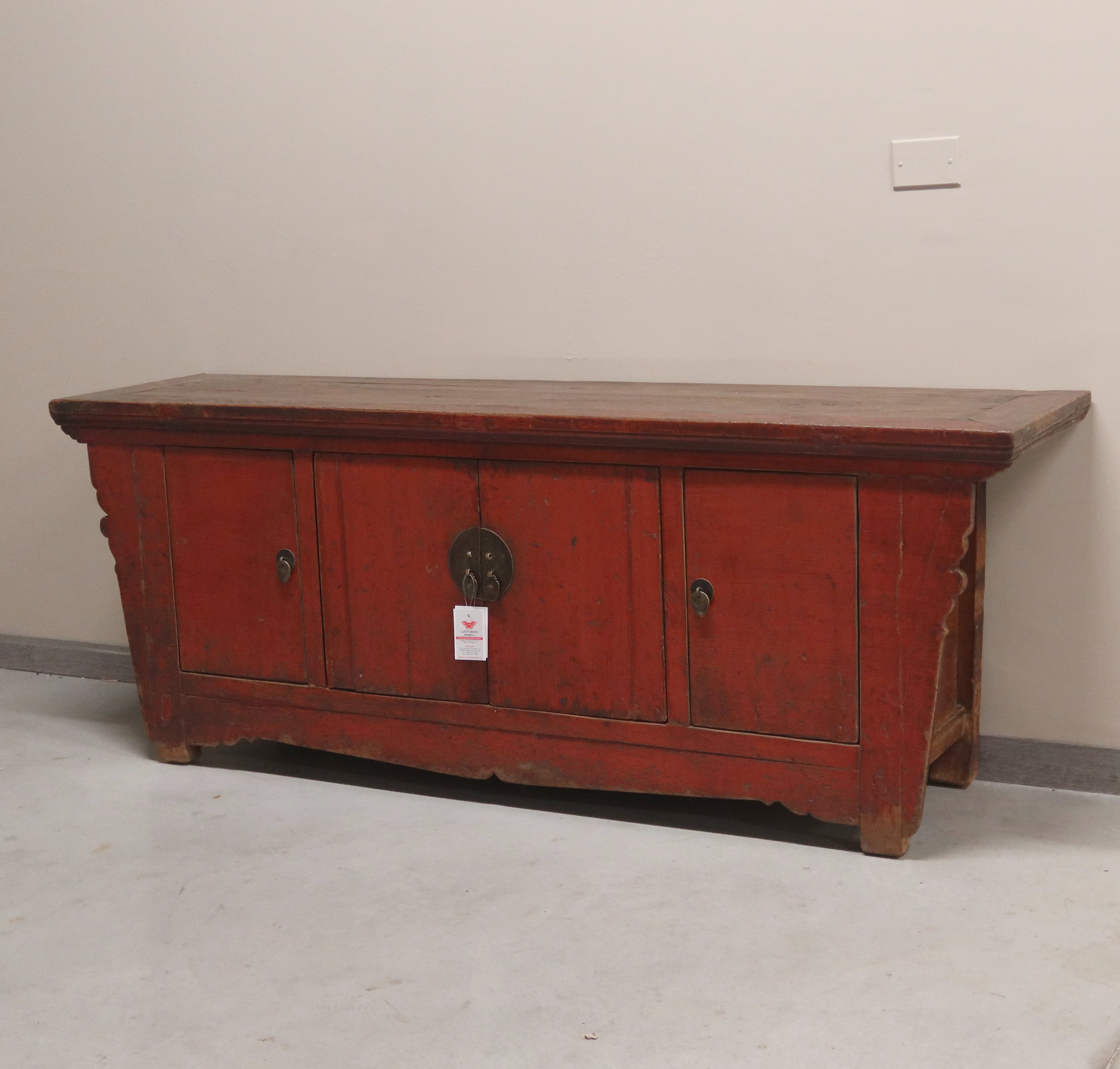 CASSAPANCA AD ALTARE IN LACCA ROSSA