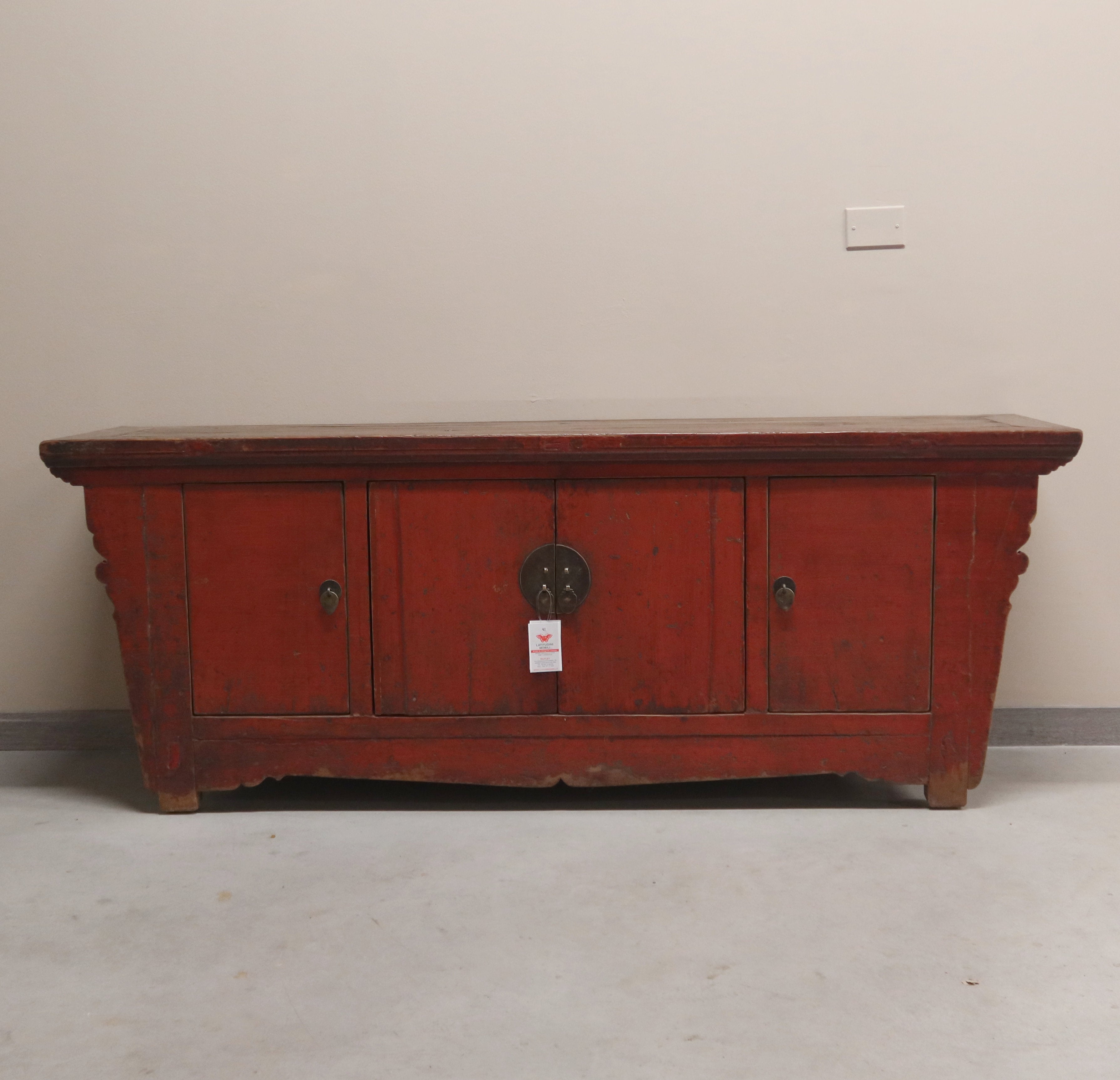CASSAPANCA AD ALTARE IN LACCA ROSSA