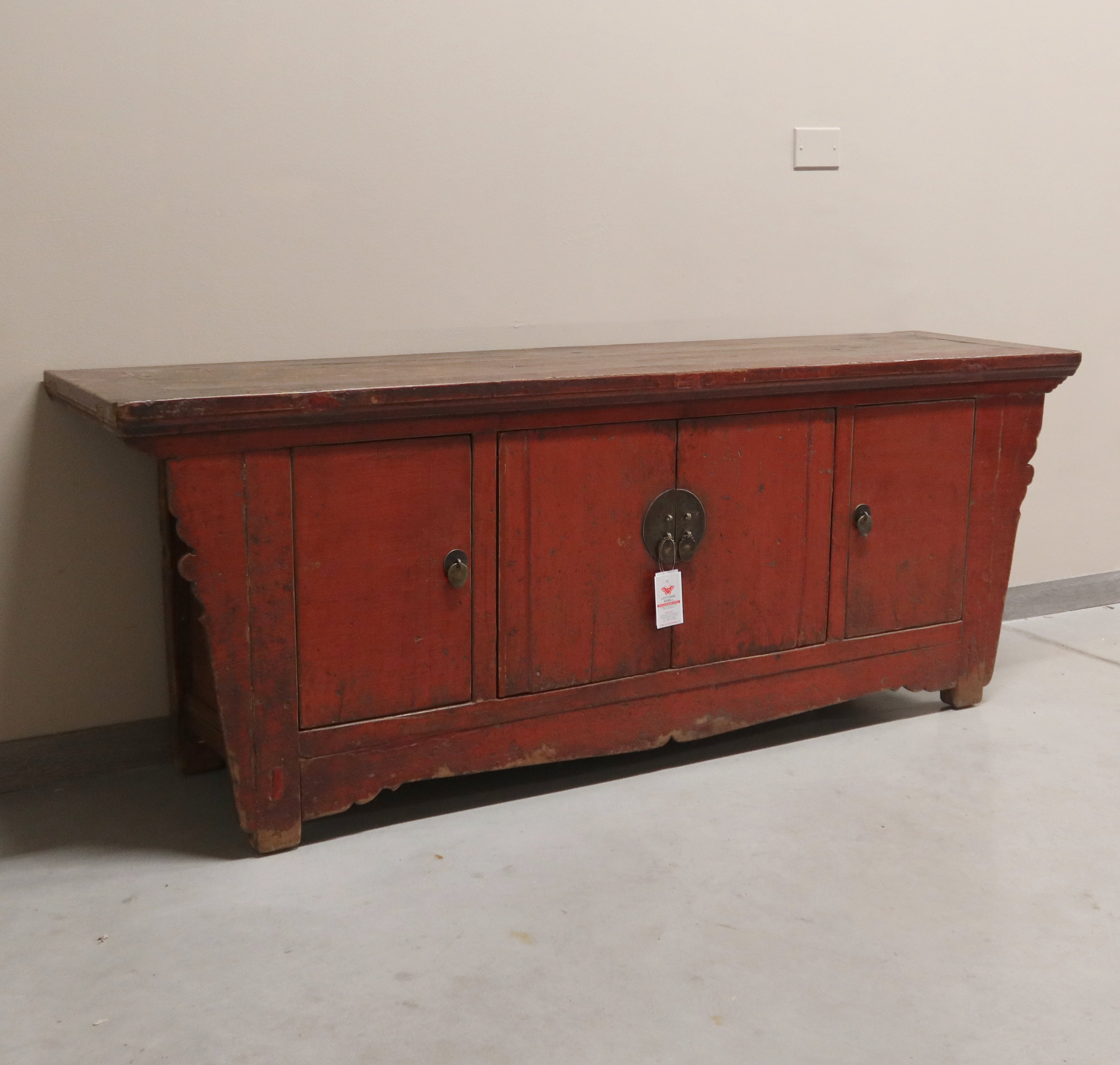 CASSAPANCA AD ALTARE IN LACCA ROSSA