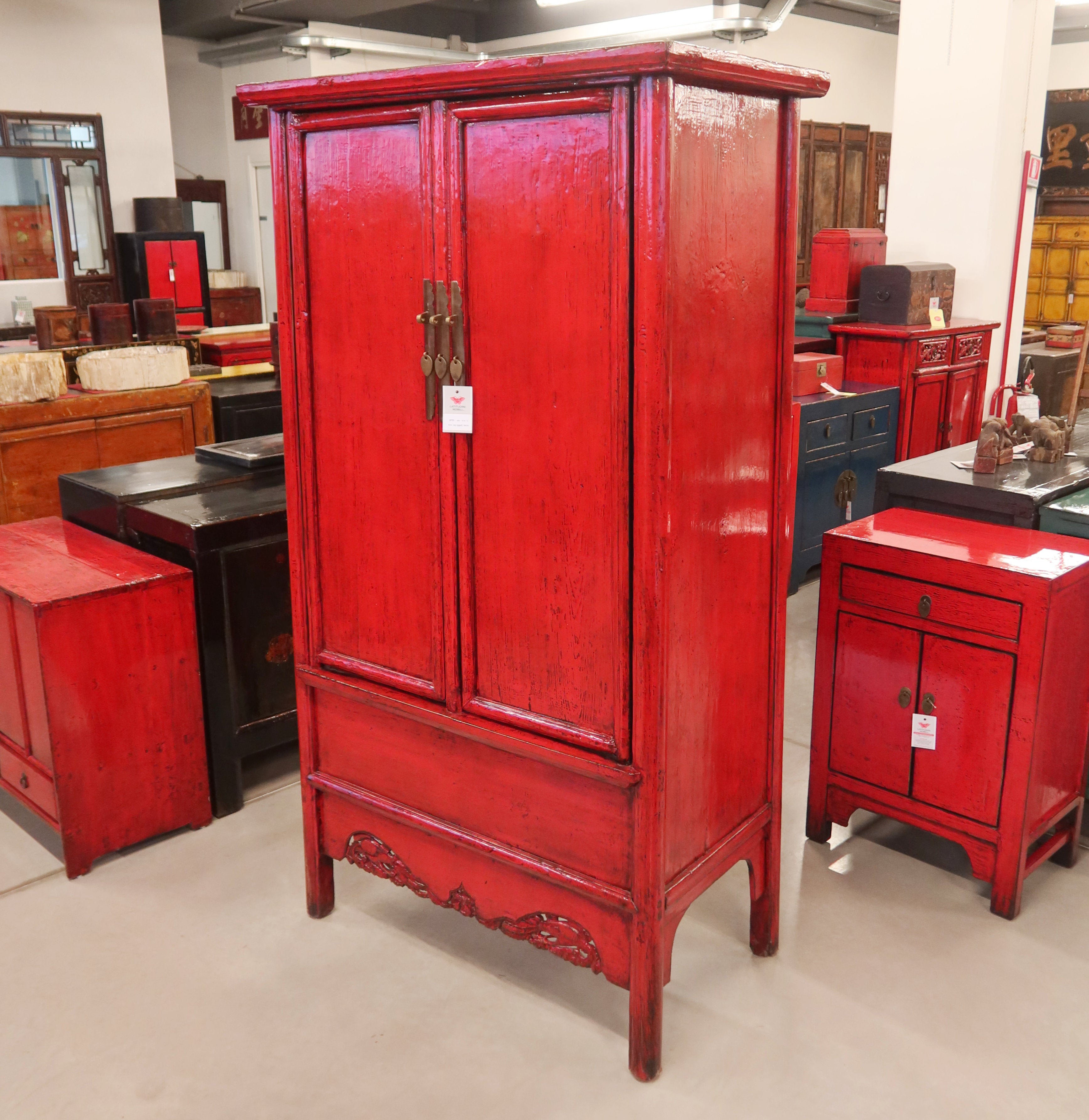 ARMADIO CINESE LACCA ROSSA