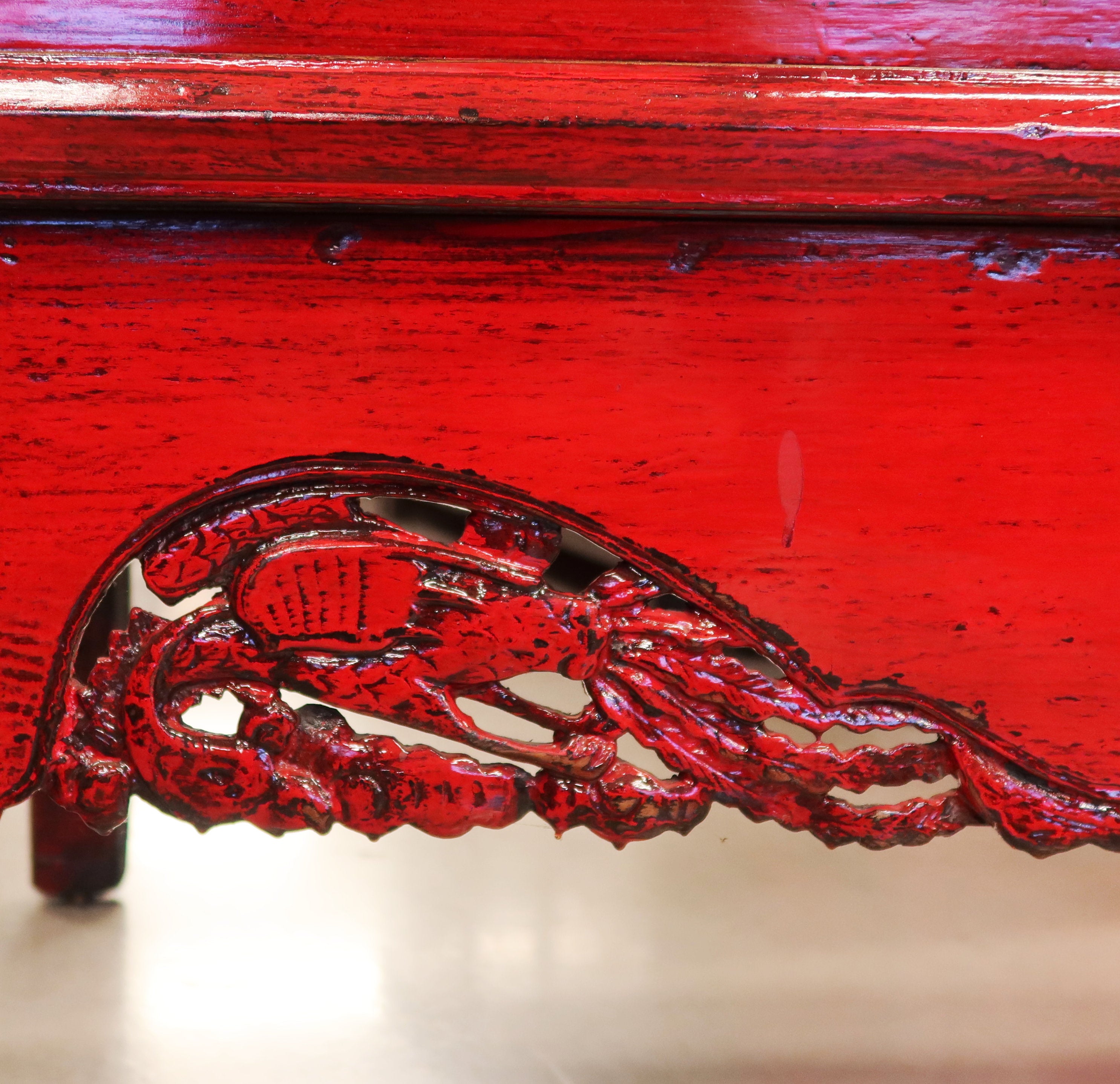 ARMADIO CINESE LACCA ROSSA