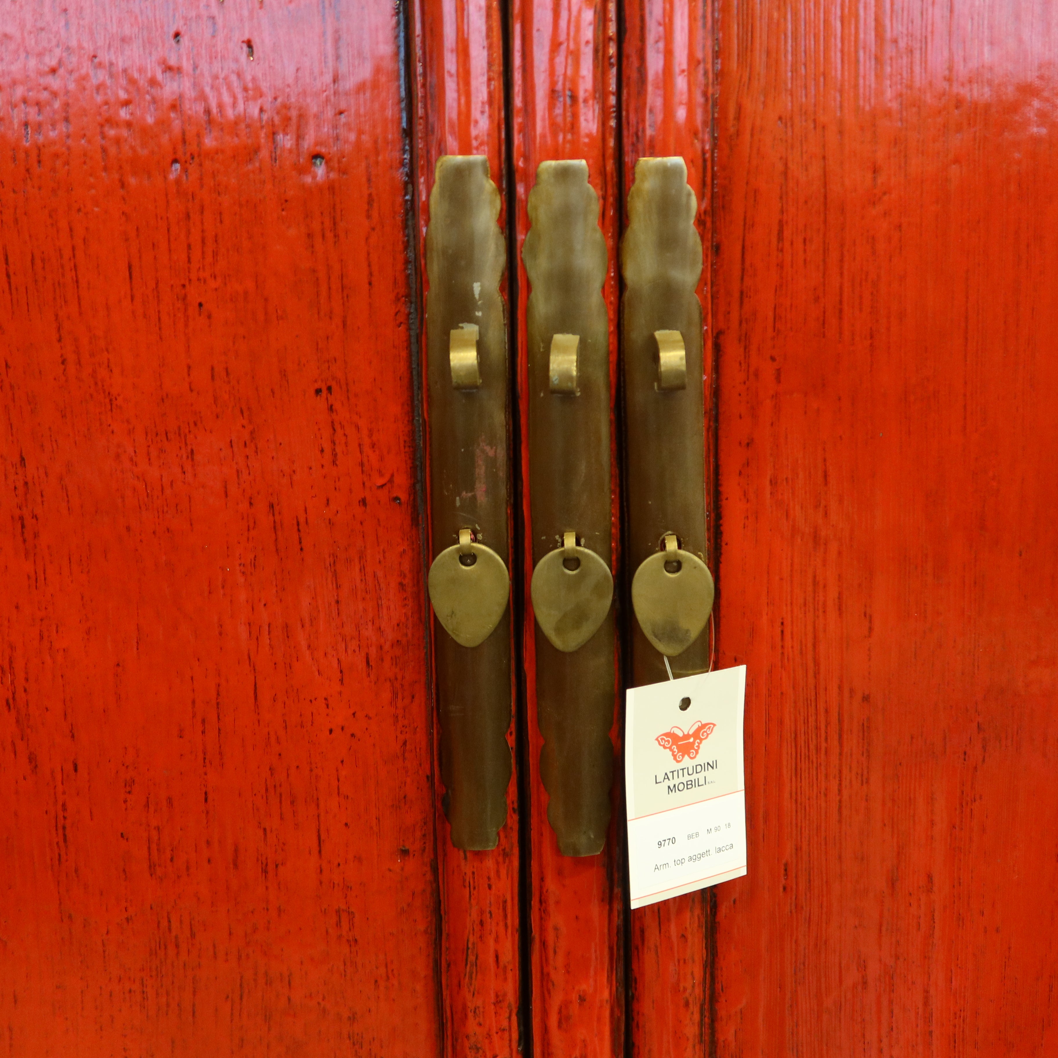 ARMADIO CINESE LACCA ROSSA