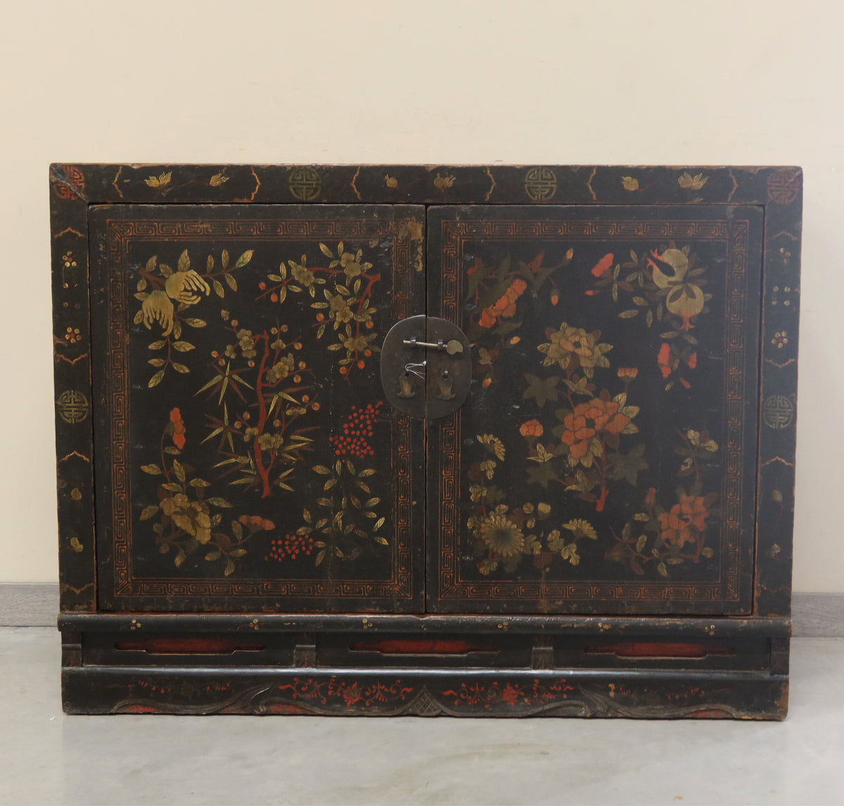 BOOKCASE SHANXI NERO DECORATO