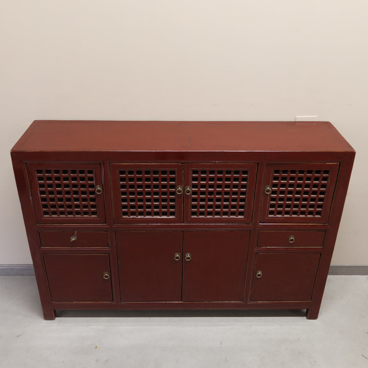 CREDENZA CINESE LACCATA CON ANTE A GRATA