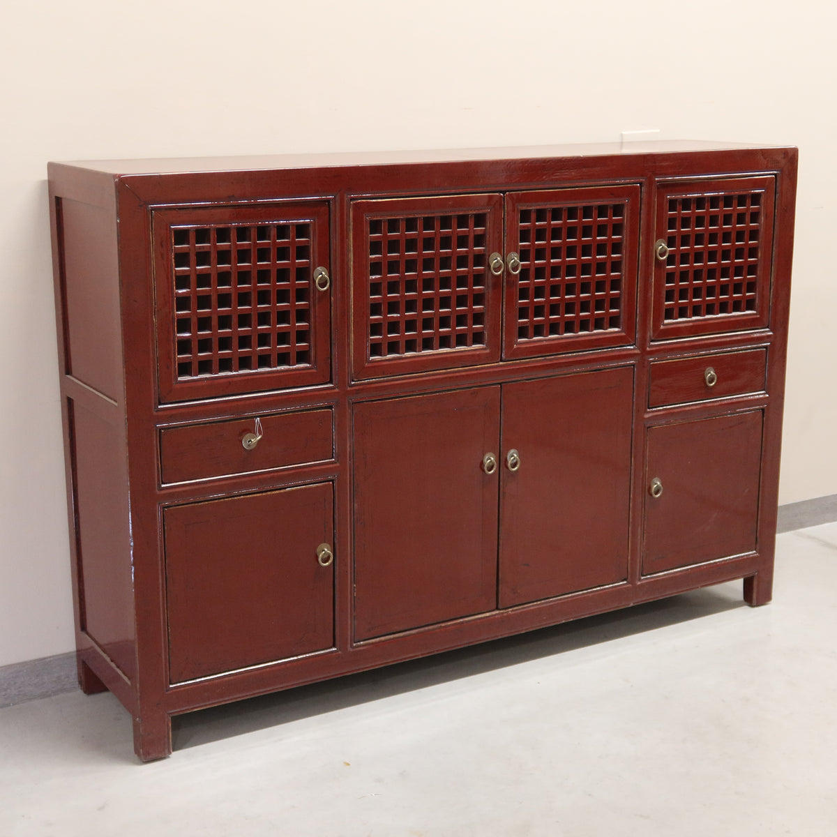 CREDENZA CINESE LACCATA CON ANTE A GRATA
