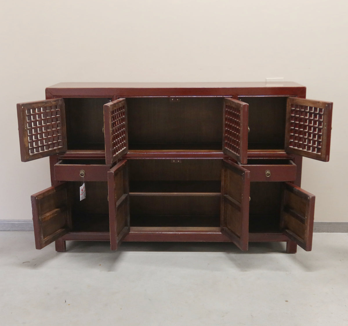 CREDENZA CINESE LACCATA CON ANTE A GRATA