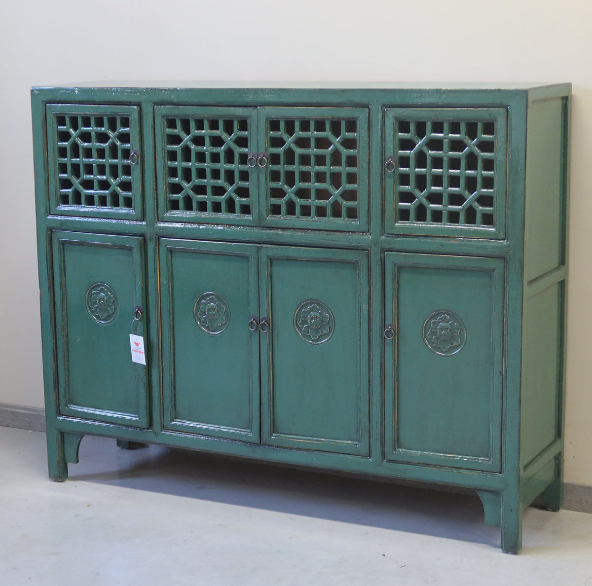 CREDENZA CINESE LACCATA CON ANTE A GRATA