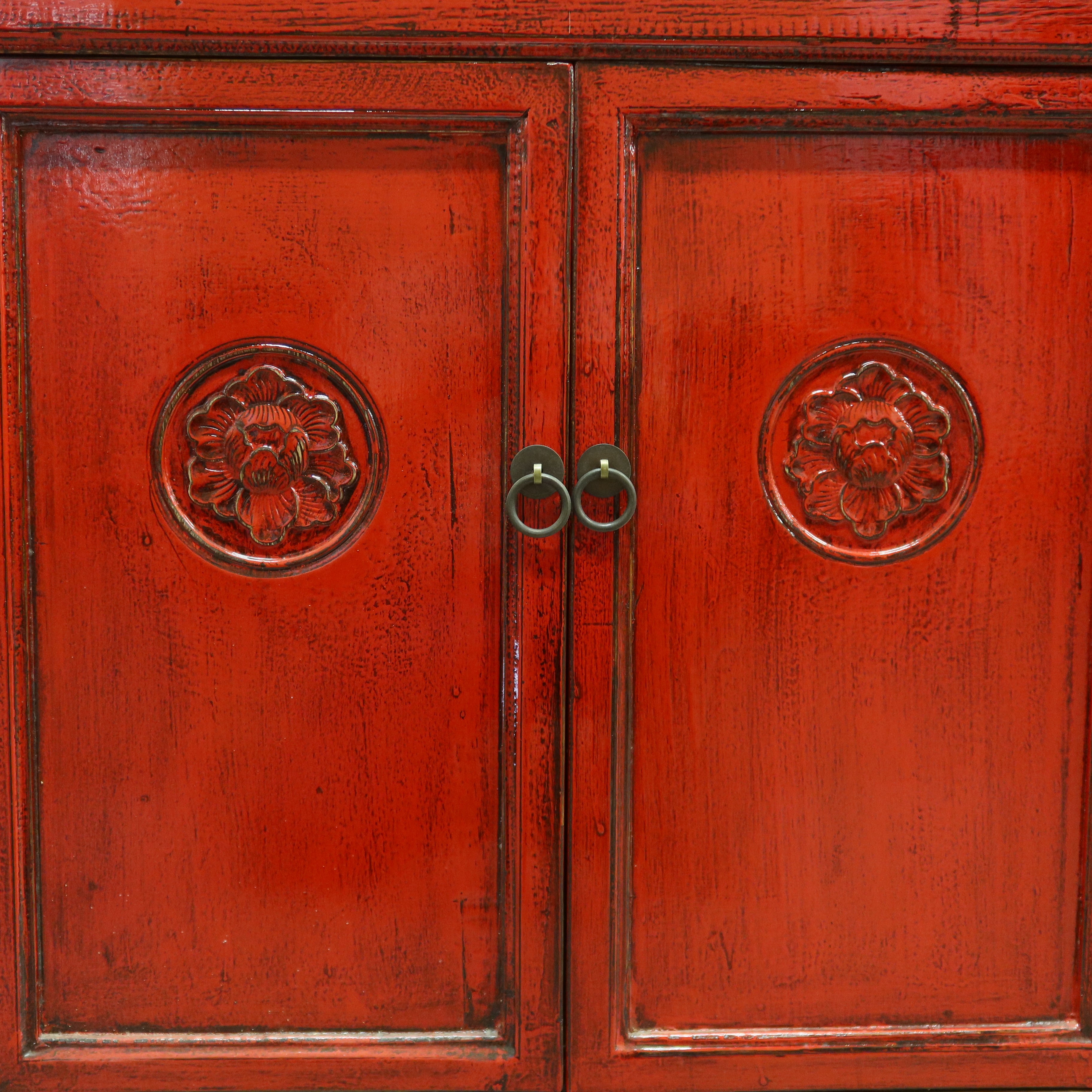 CREDENZA CINESE LACCA ROSSA CON ANTE A GRATA