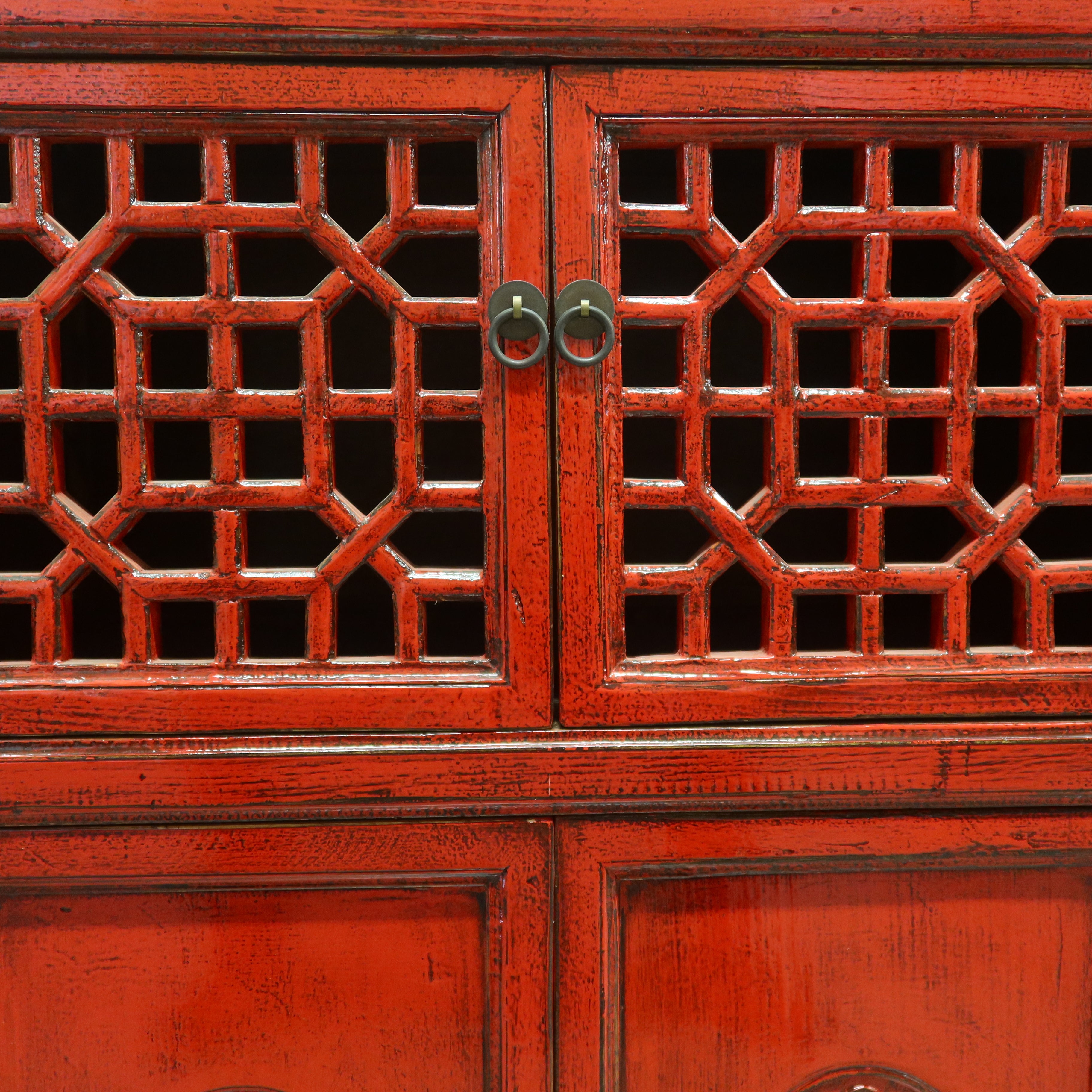 CREDENZA CINESE LACCA ROSSA CON ANTE A GRATA