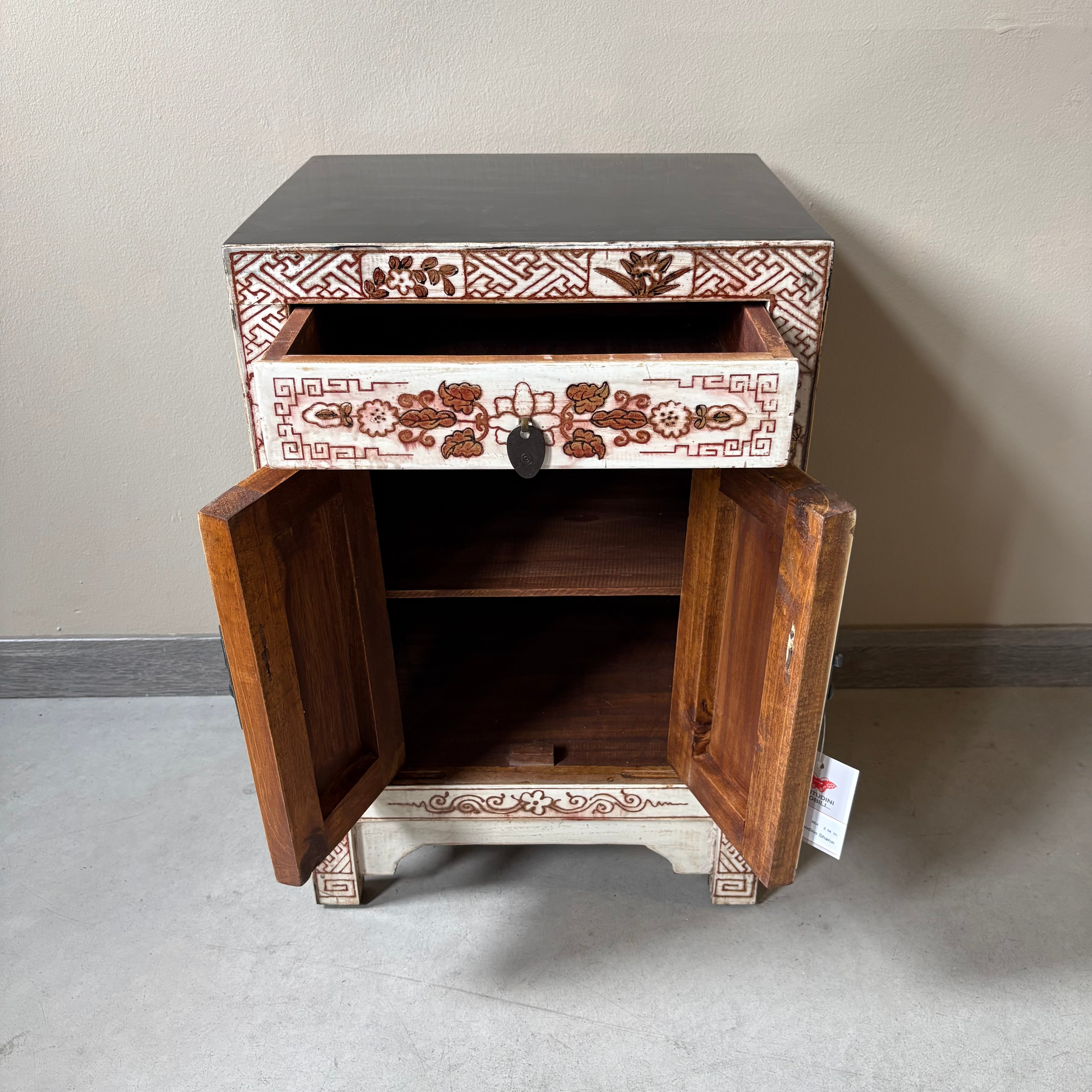 COMODINO SHANXI LACCA BIANCA DECORATA