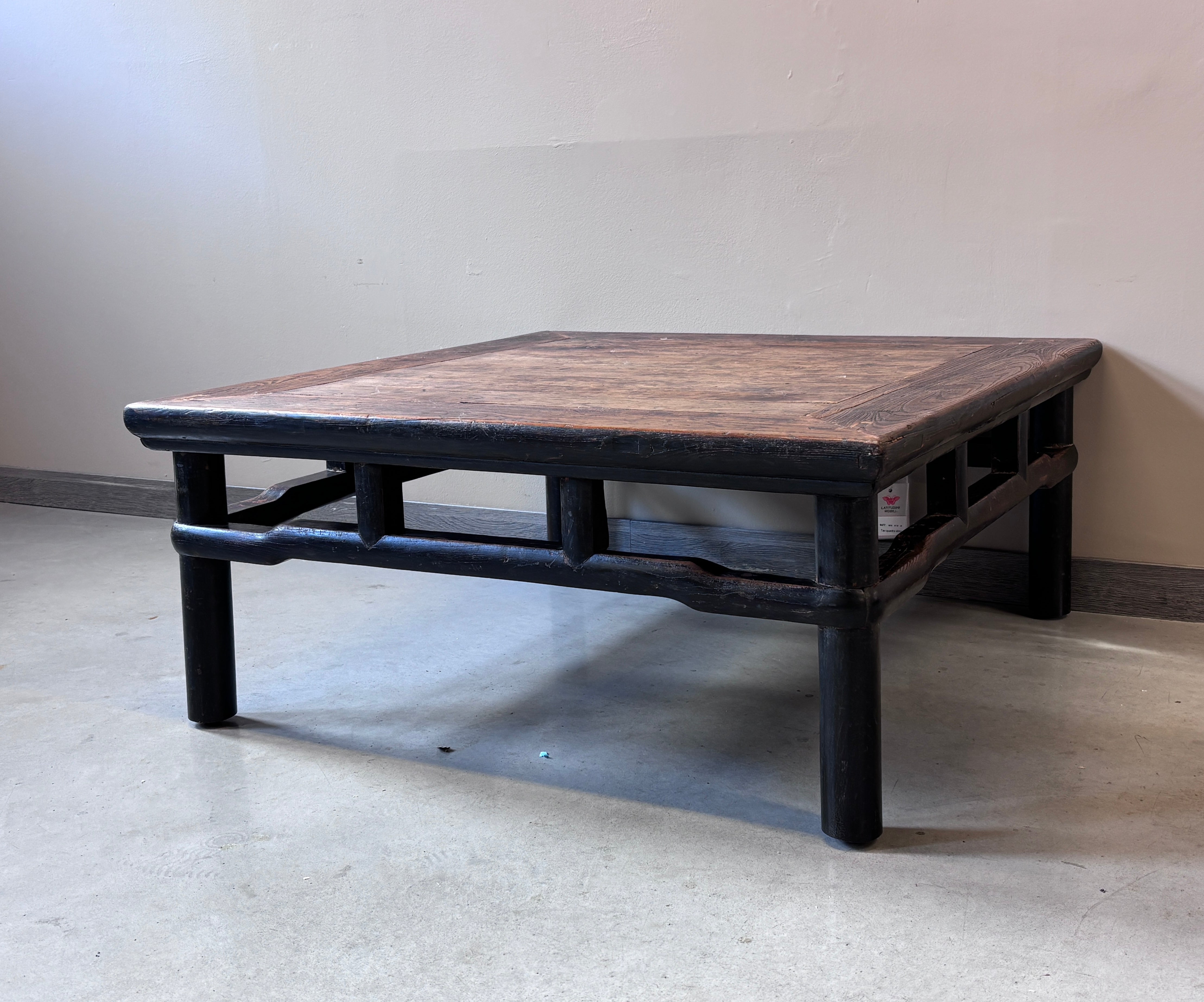 TAVOLO CINESE IN OLMO GAMBE TONDE