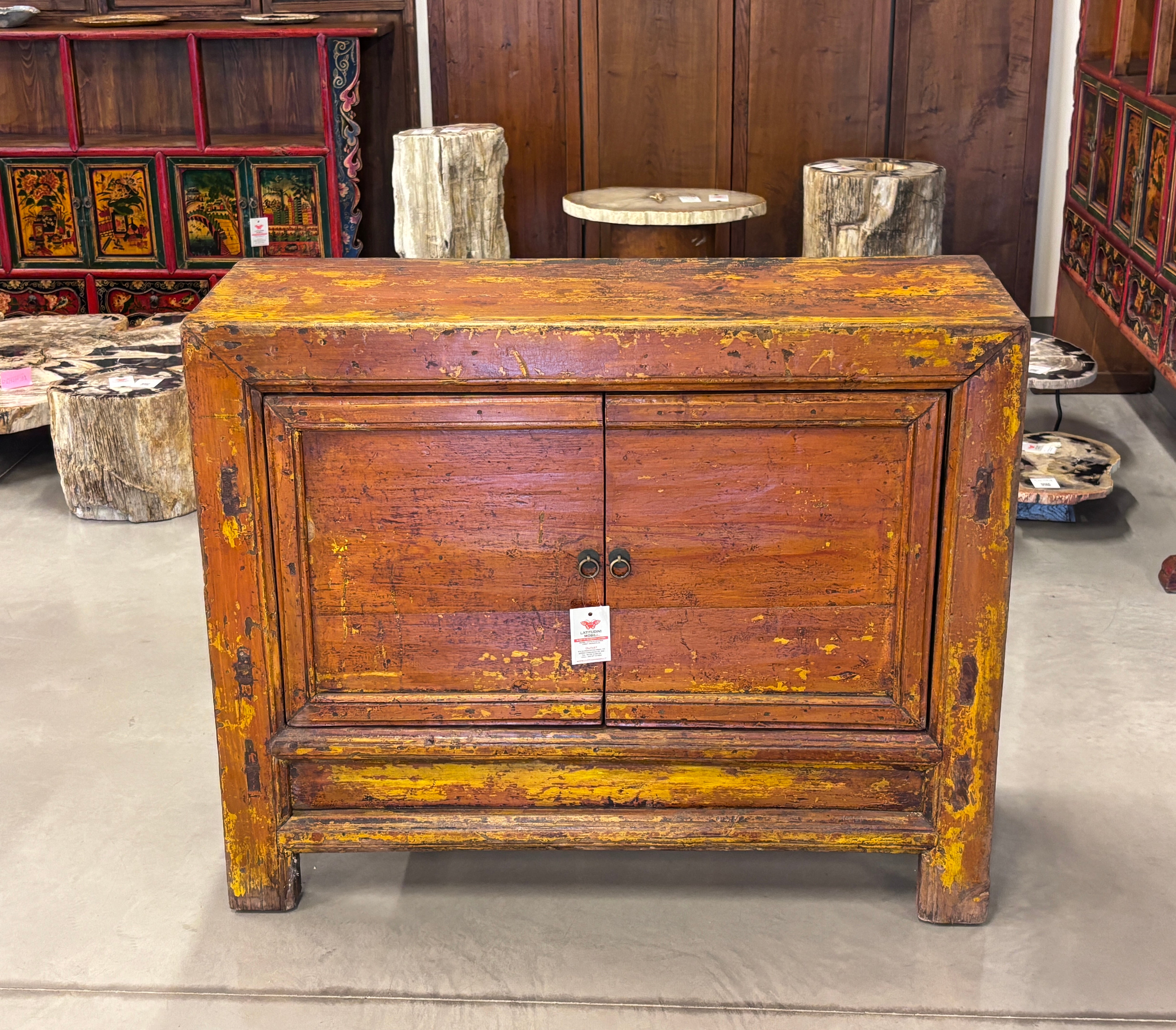 MADIA GANZU 2 ANTE CON CORNICE A SBALZO