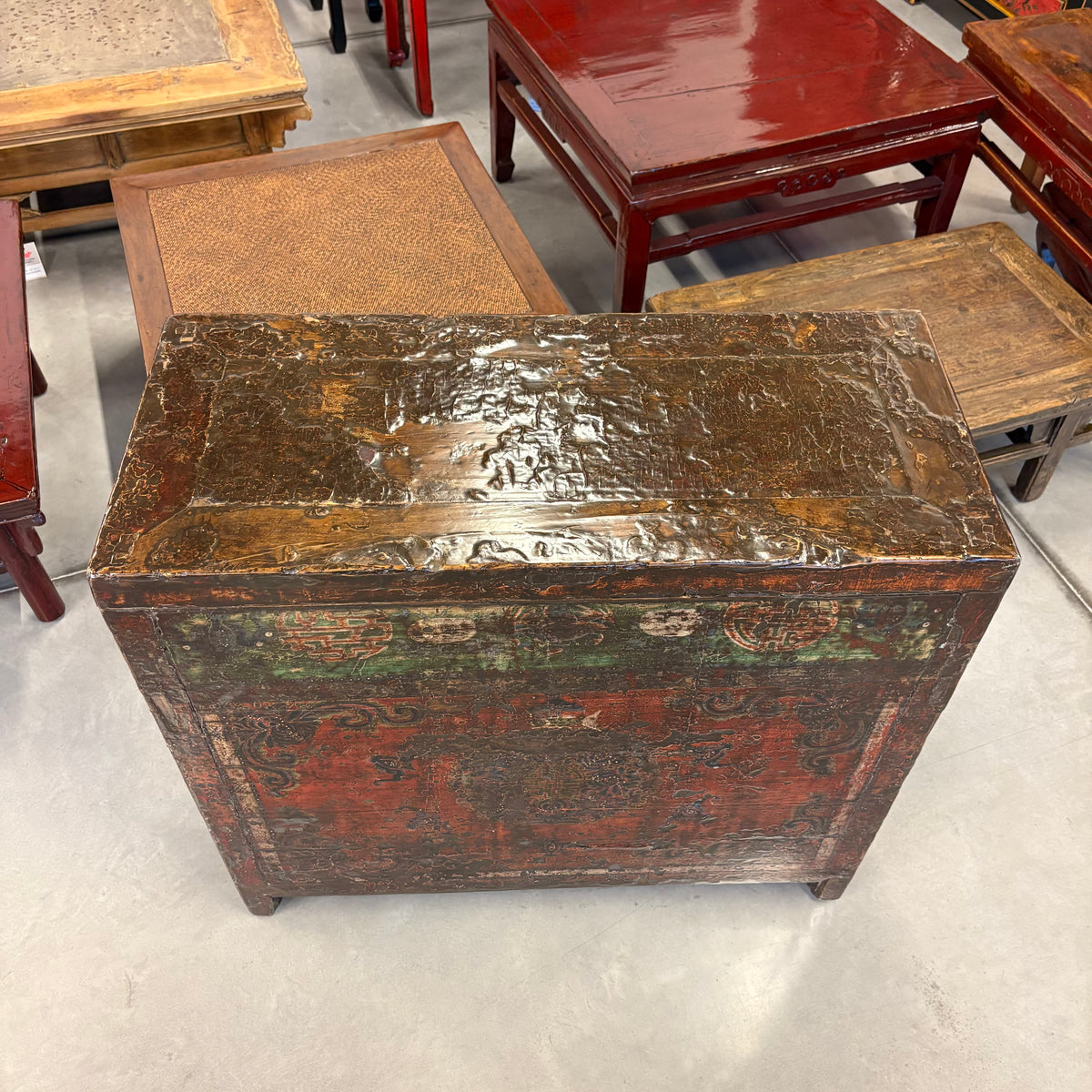 CREDENZA MONGOLIA APERTURA LATERALE FRONTE DECORATO