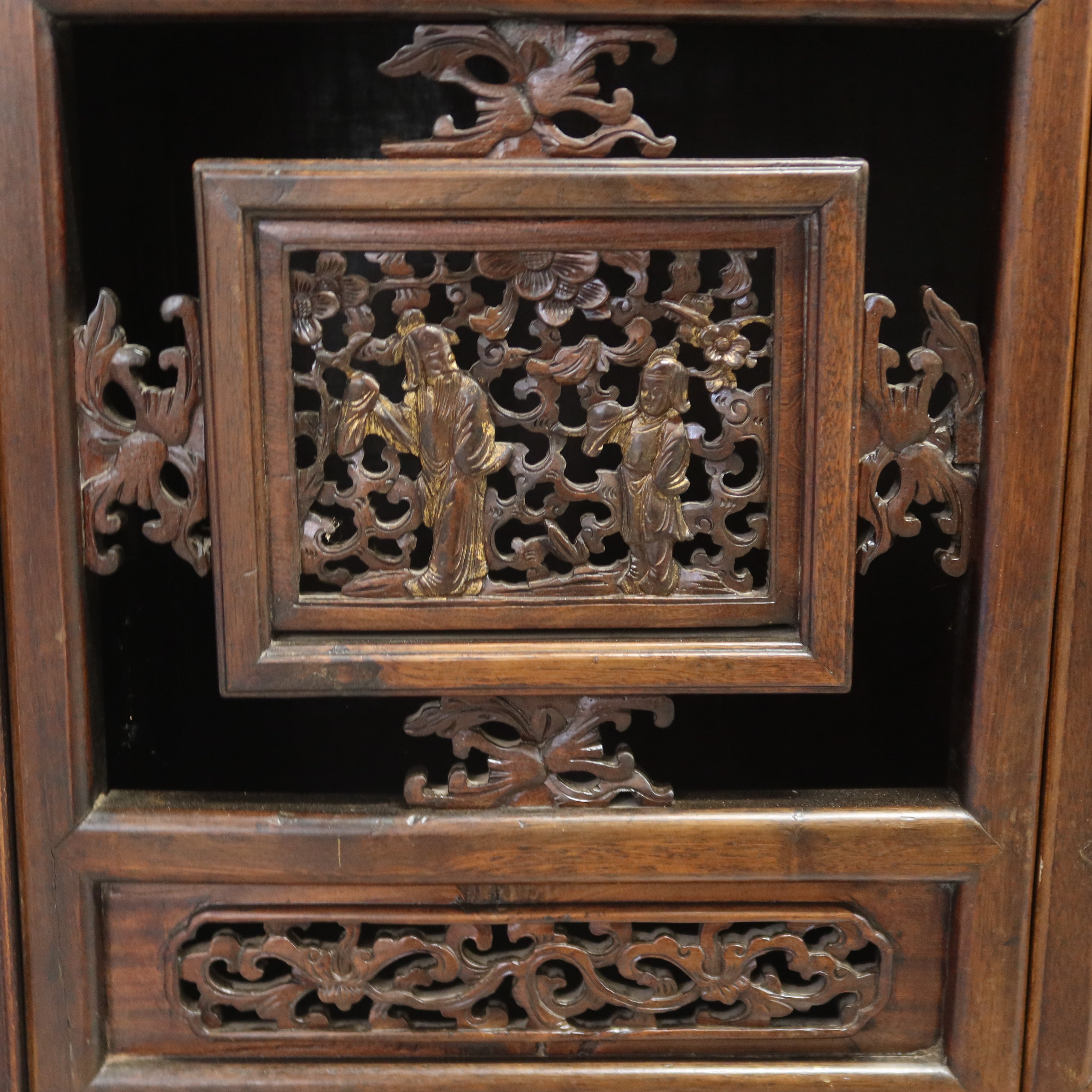 ARMADIETTO TAGLIA MEDIA ANTE INTAGLIATE