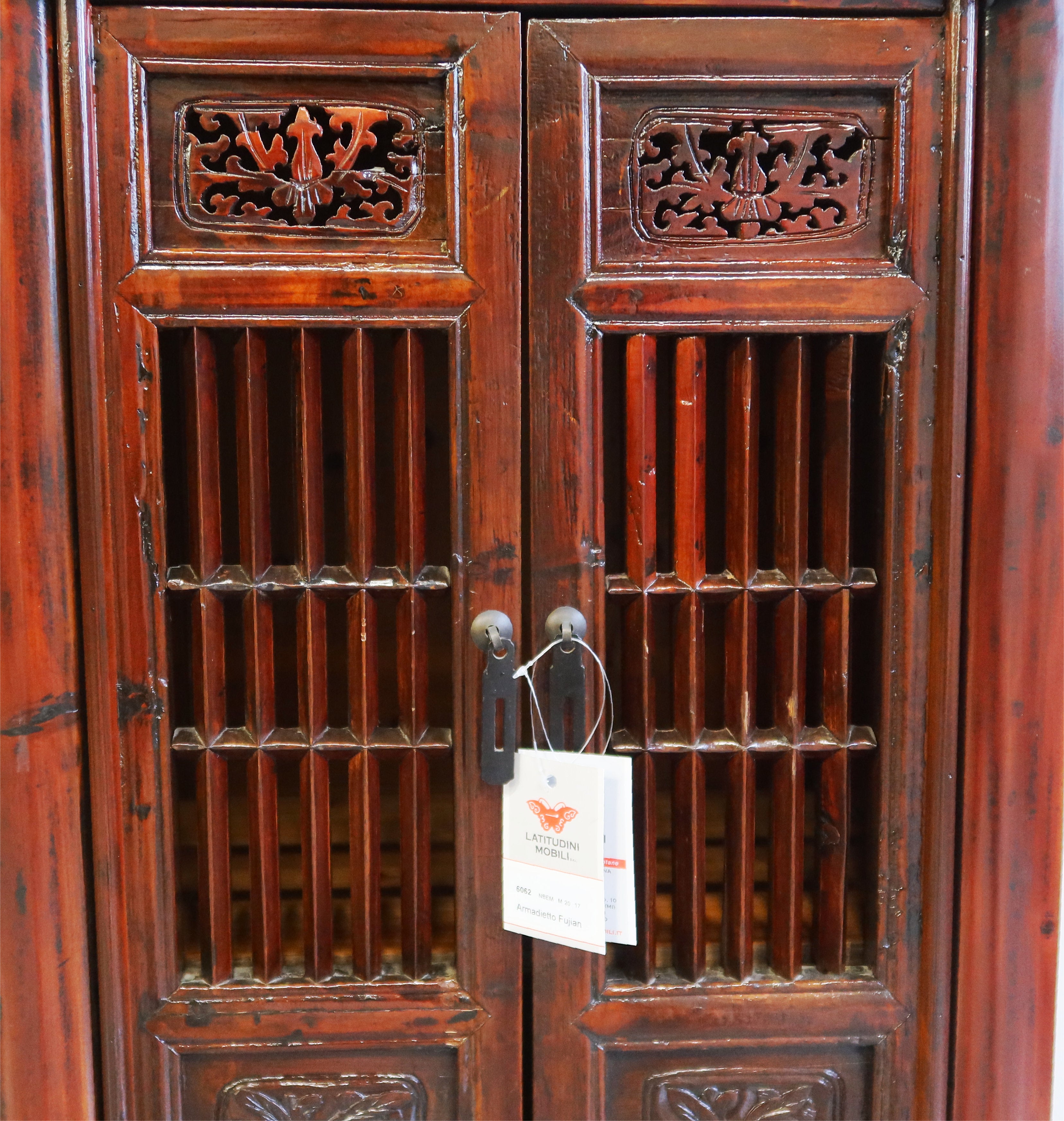 ARMADIETTO A COLONNA DEL FUJAN