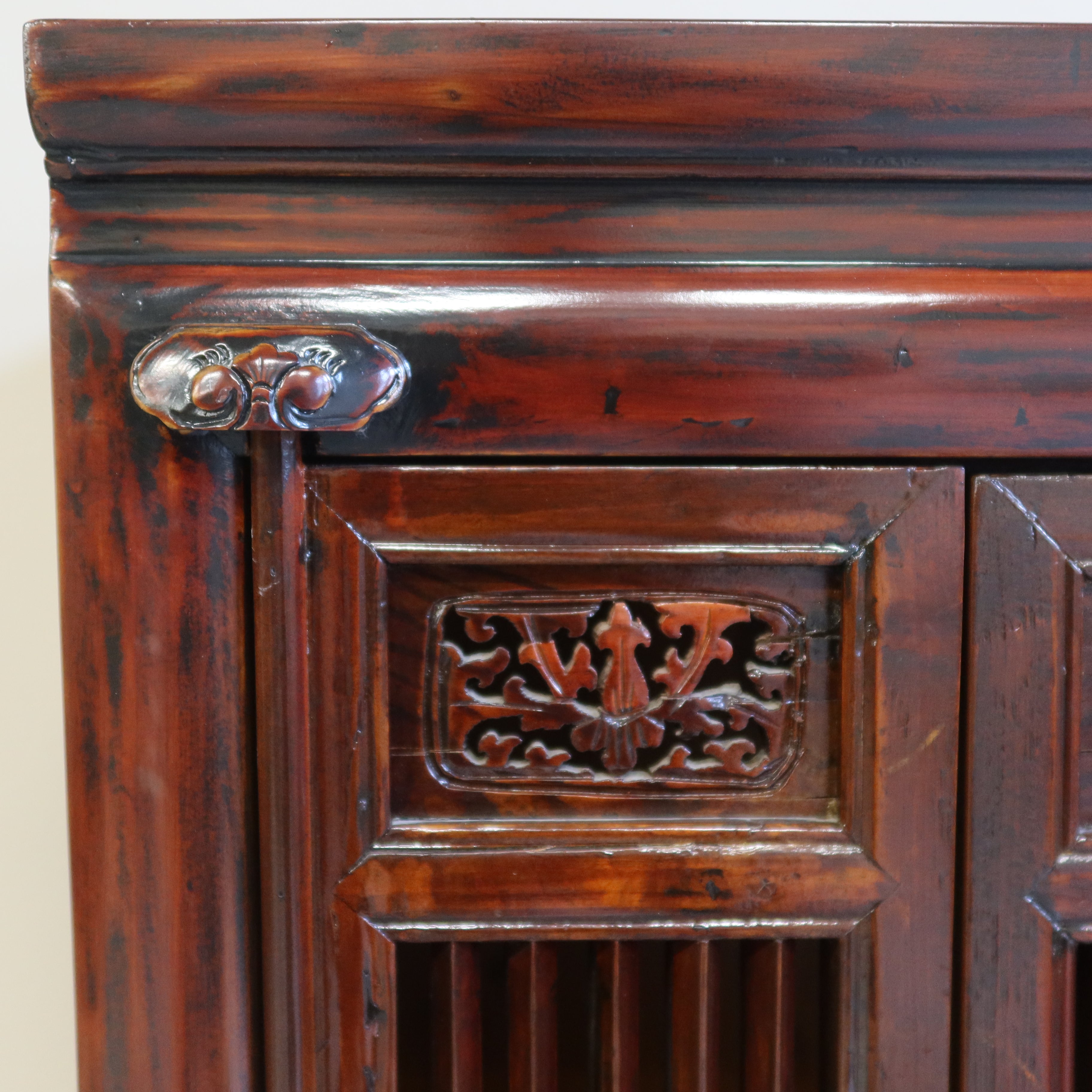 ARMADIETTO A COLONNA DEL FUJAN