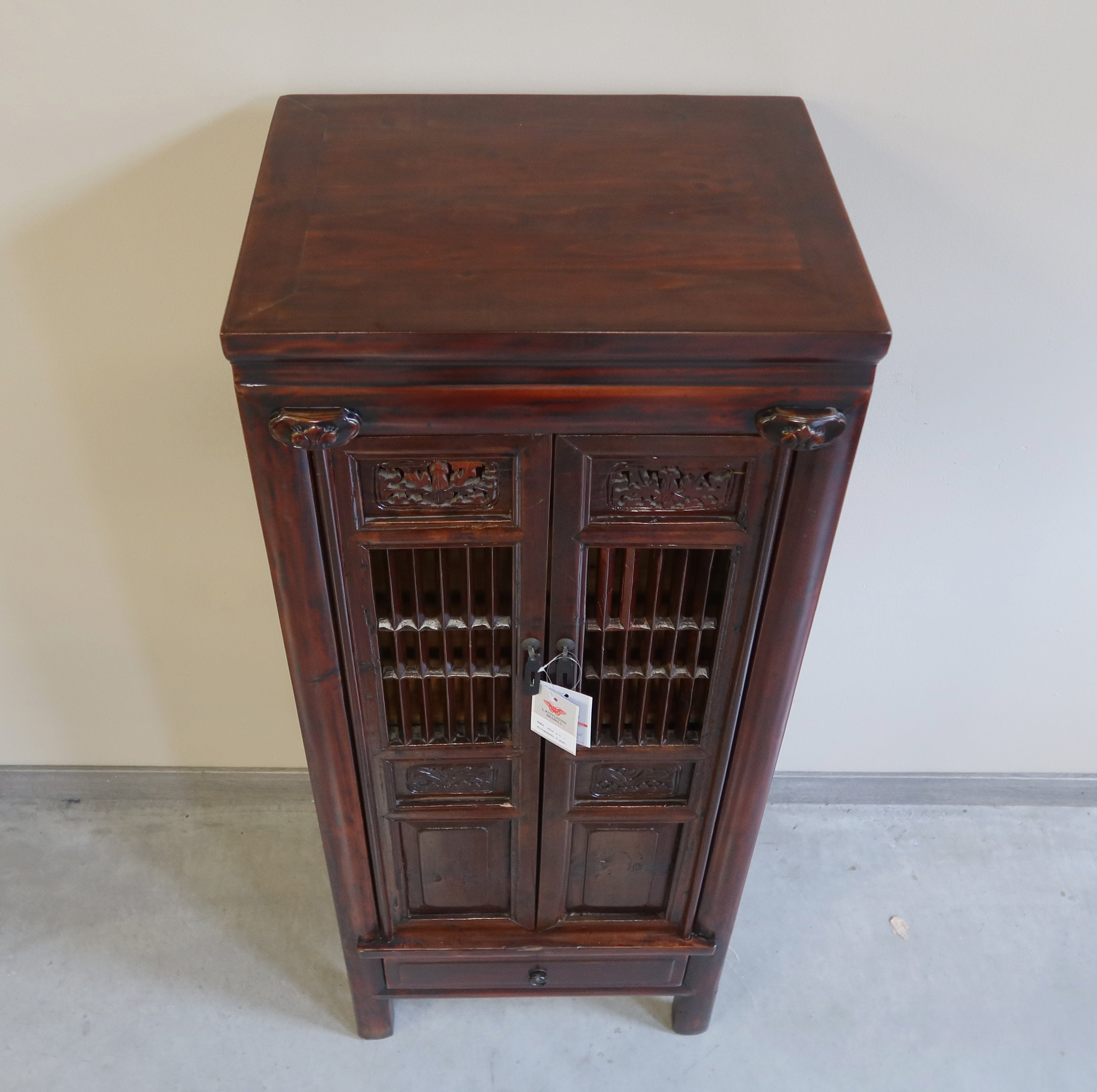 ARMADIETTO A COLONNA DEL FUJAN