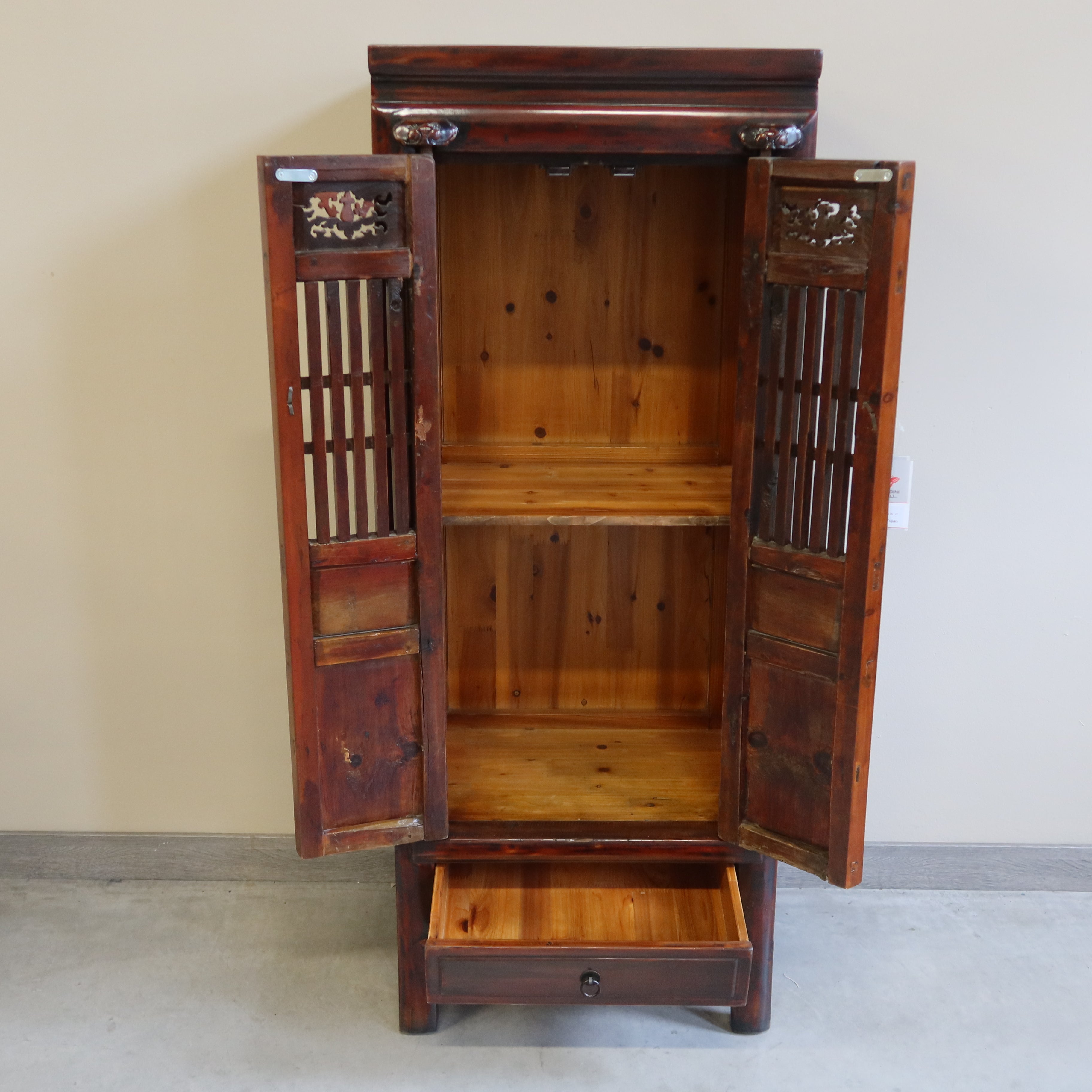 ARMADIETTO A COLONNA DEL FUJAN