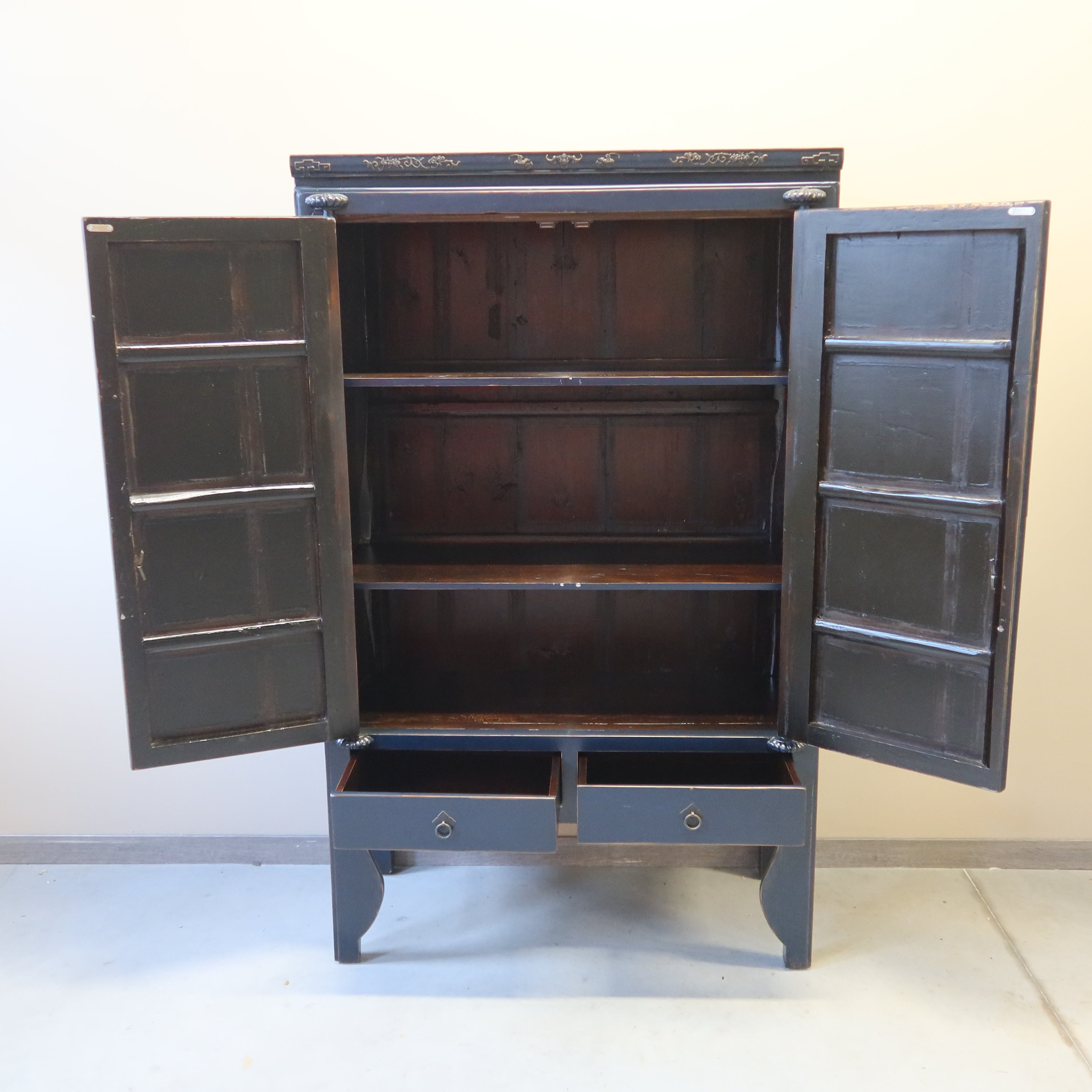 ARMADIO NUZIALE IN LACCA