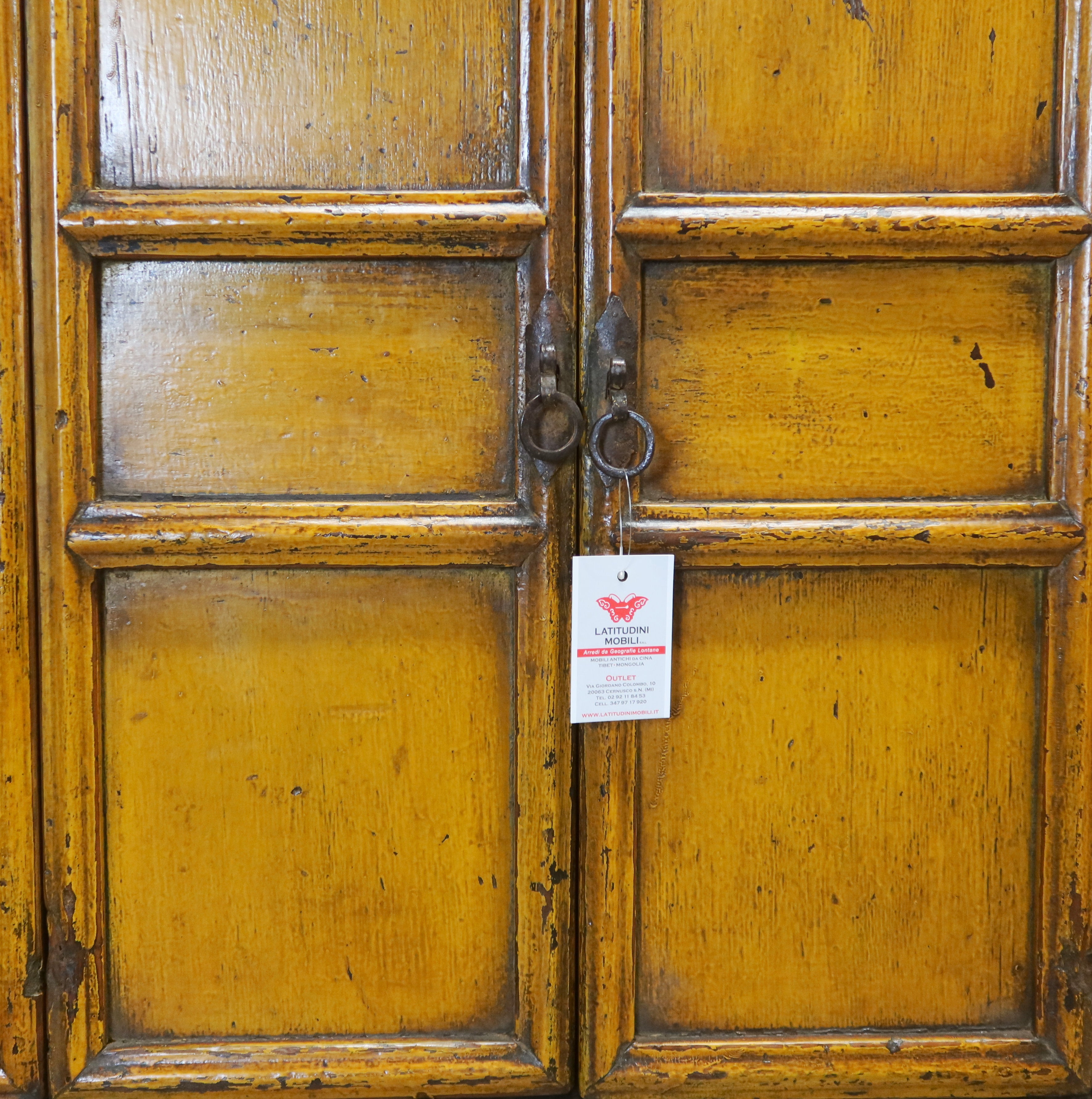 ARMADIO CINESE IN LACCA GIALLA