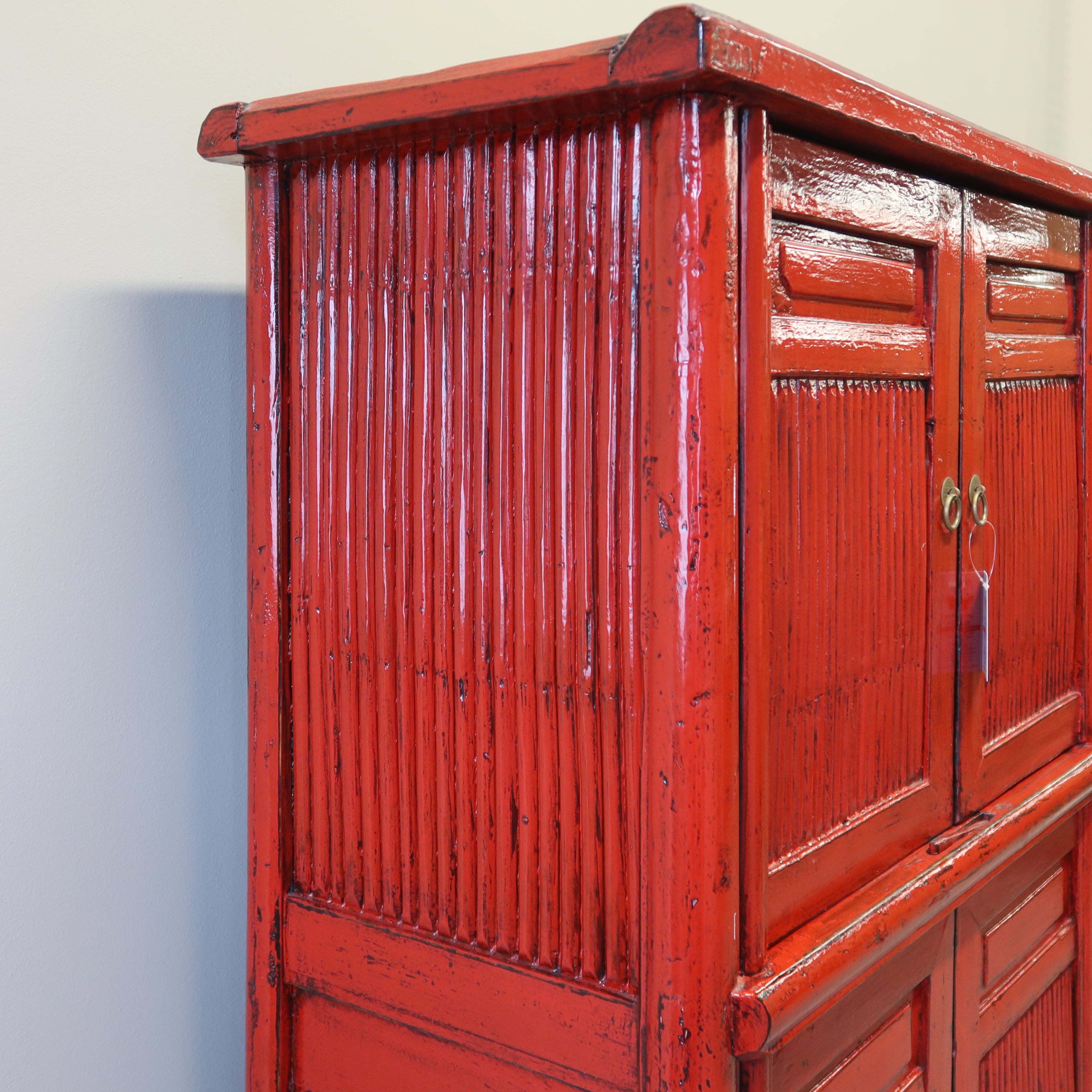 ARMADIO LISTELLATO IN BAMBU' LACCA ROSSA