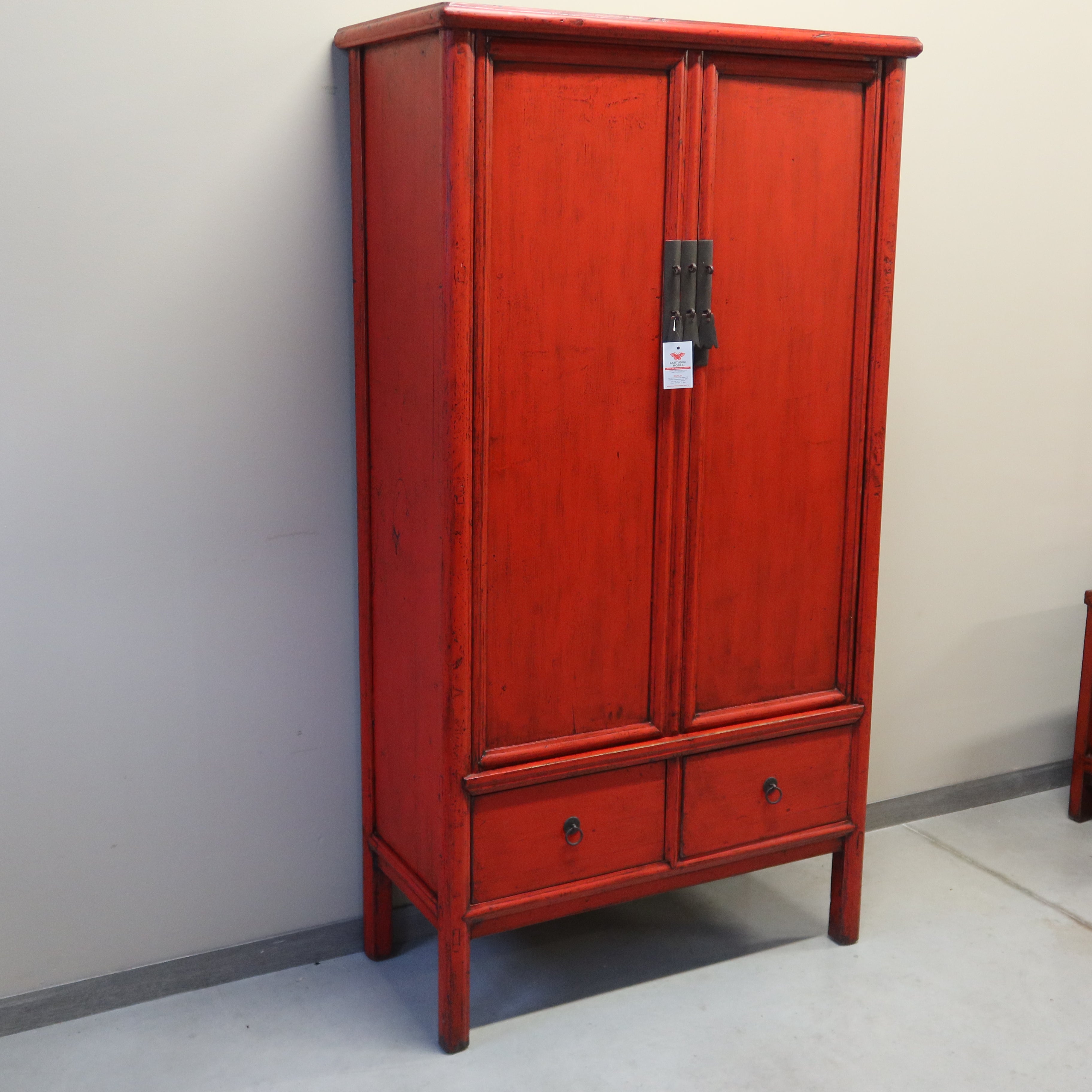 ARMADIO CINESE IN LACCA ROSSA