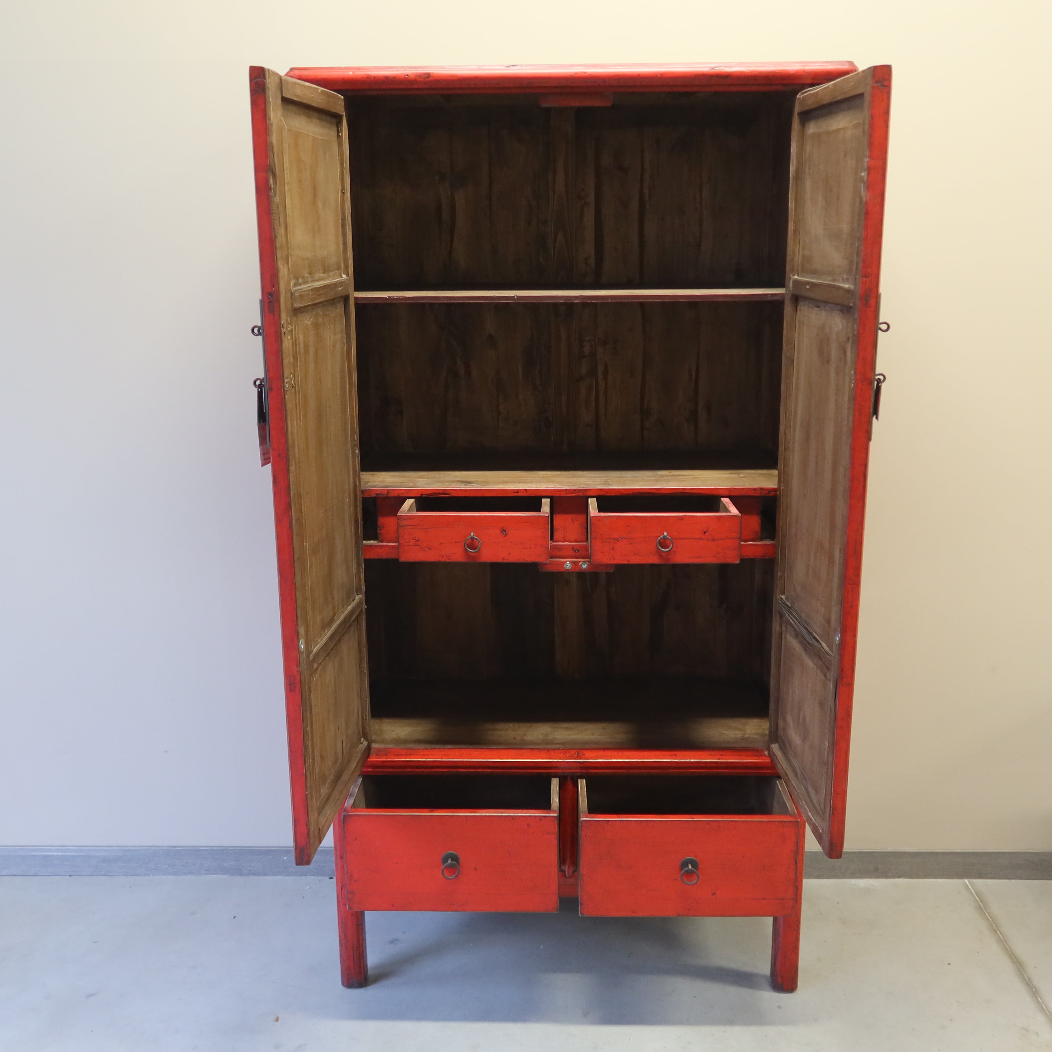 ARMADIO CINESE IN LACCA ROSSA