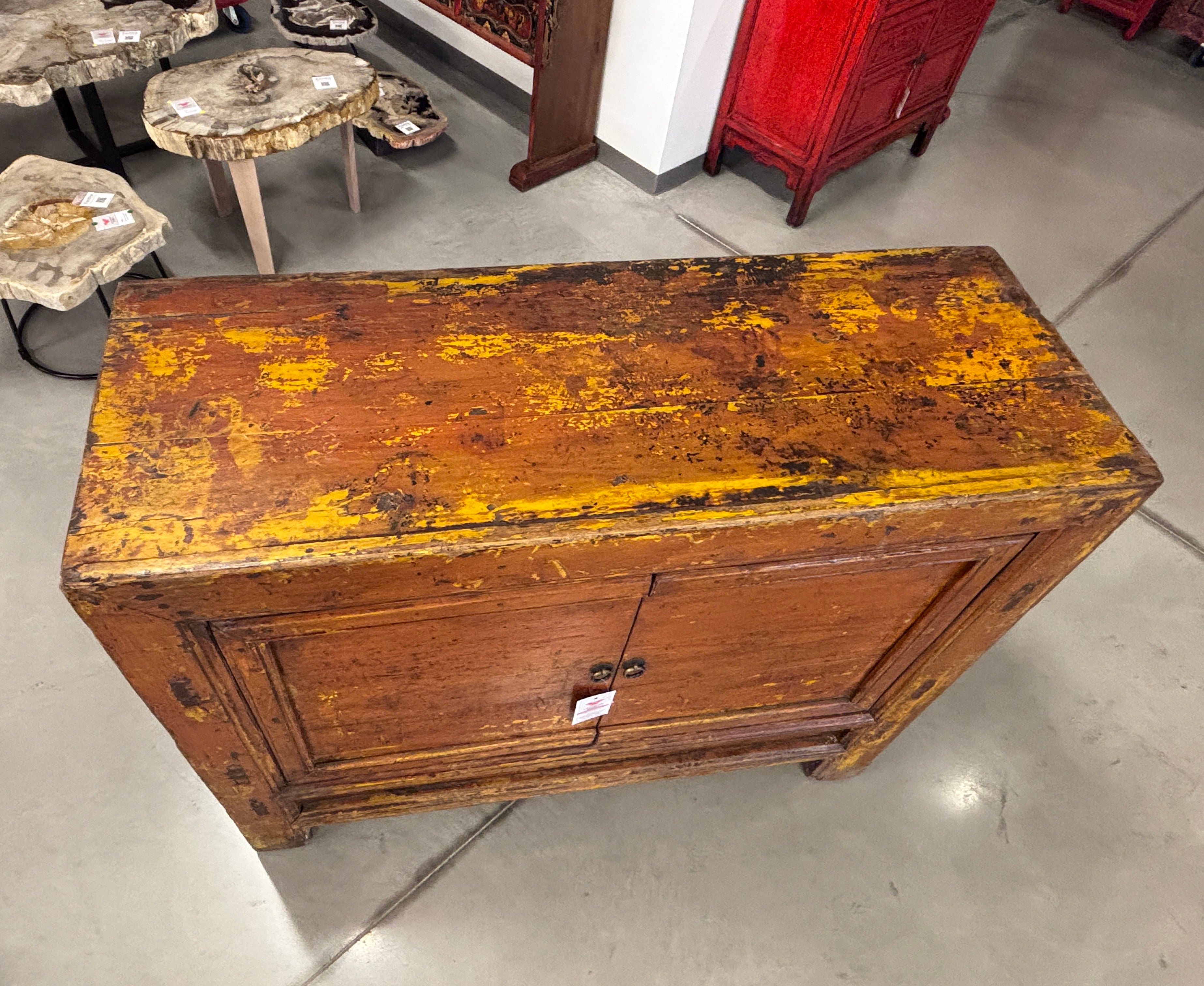 MADIA GANZU 2 ANTE CON CORNICE A SBALZO