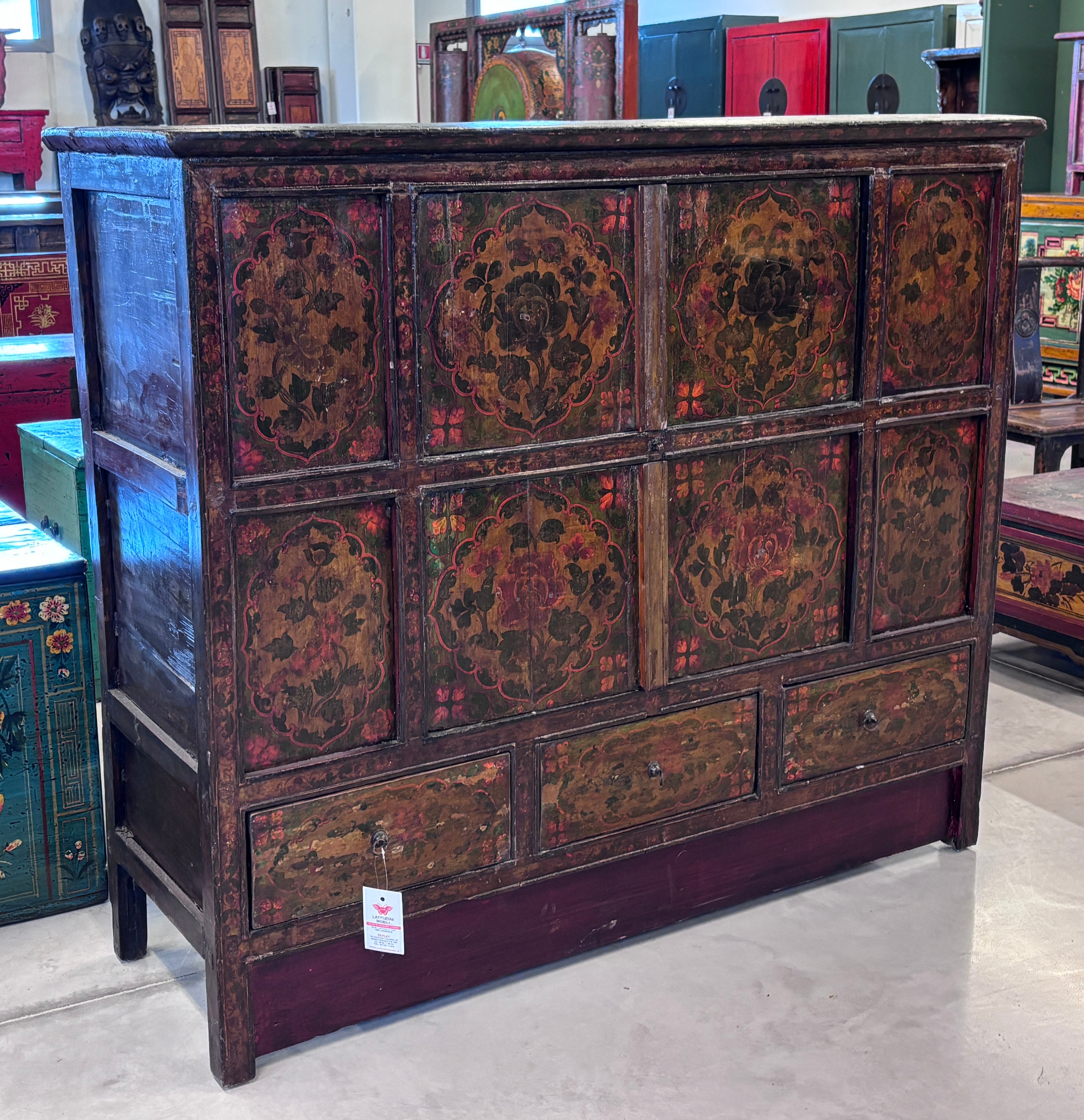 CREDENZA TIBET