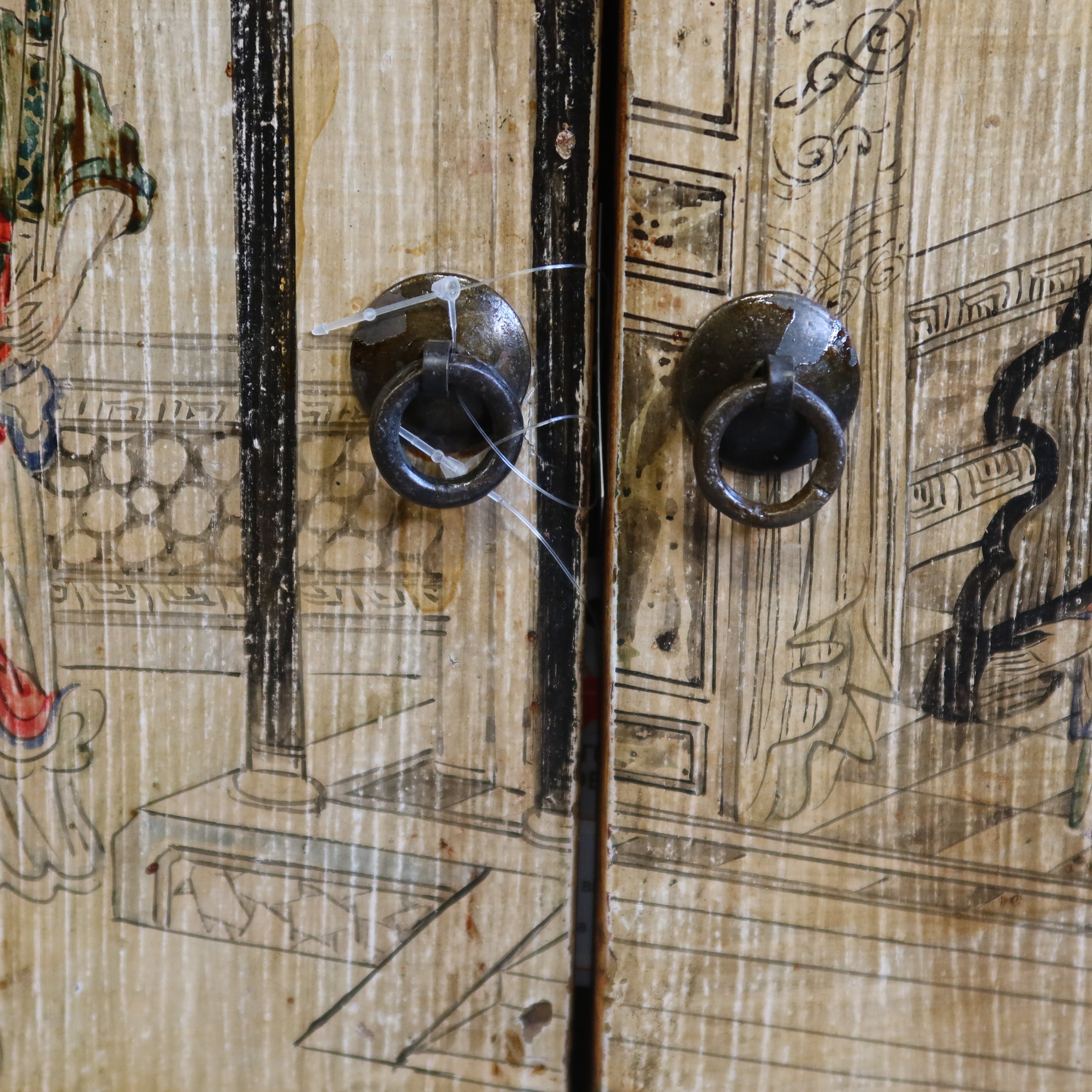 BAULE IN LACCA A DUE ANTE DECORATE