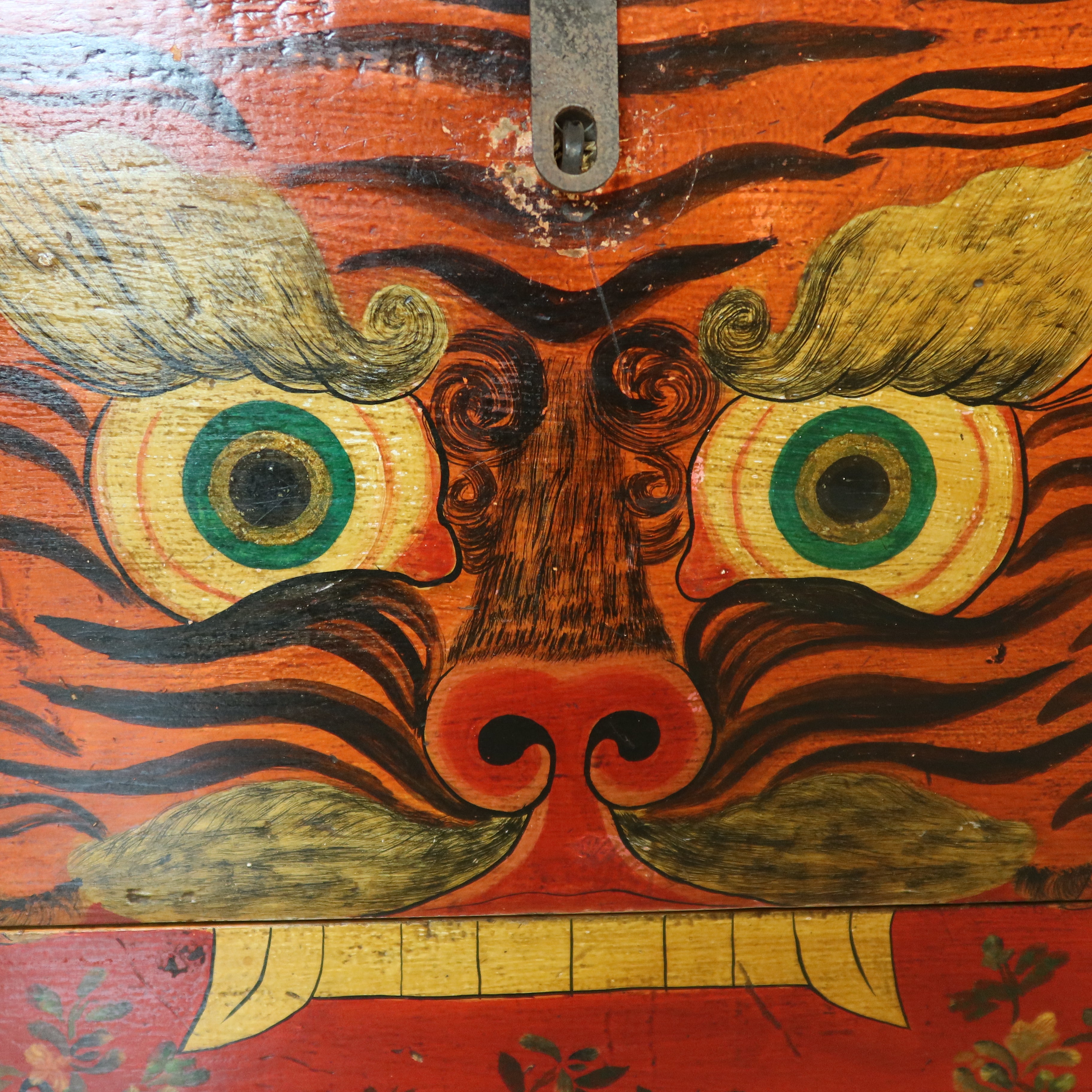 BAULE DEL QINGHAI CON DECORO TIGRE