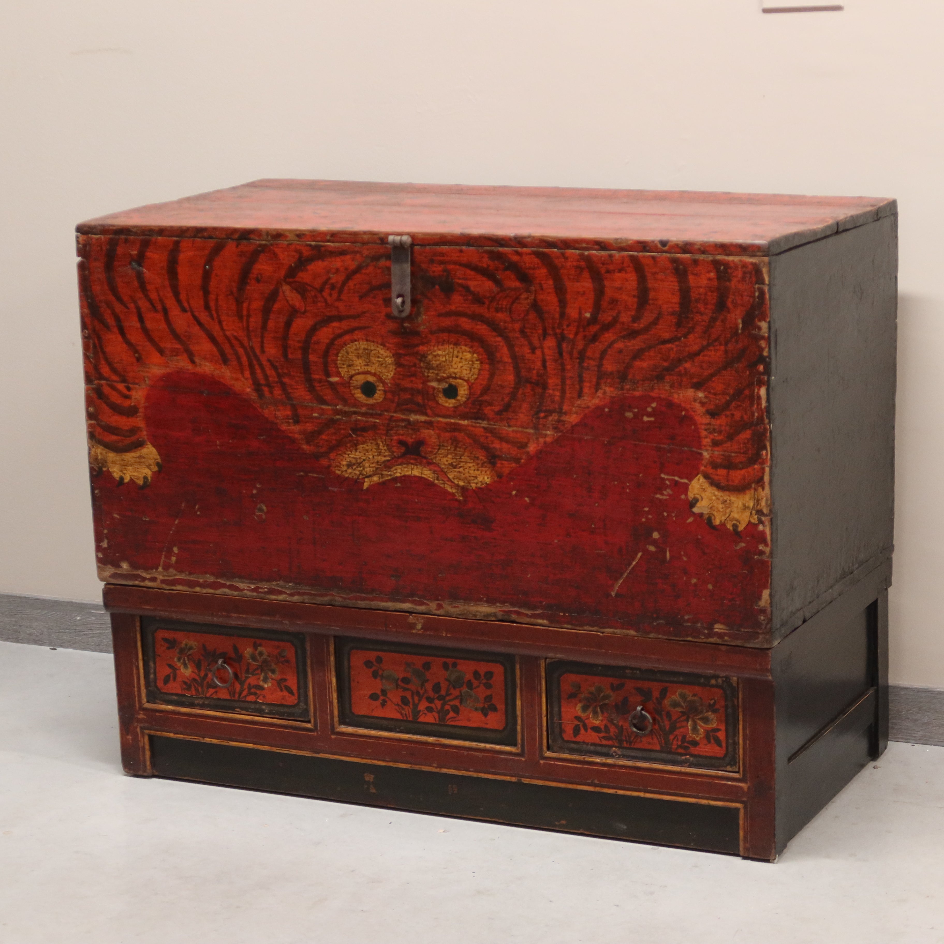 BAULE DEL QINGHAI CON BASE A 3C "DECORO TIGRE"