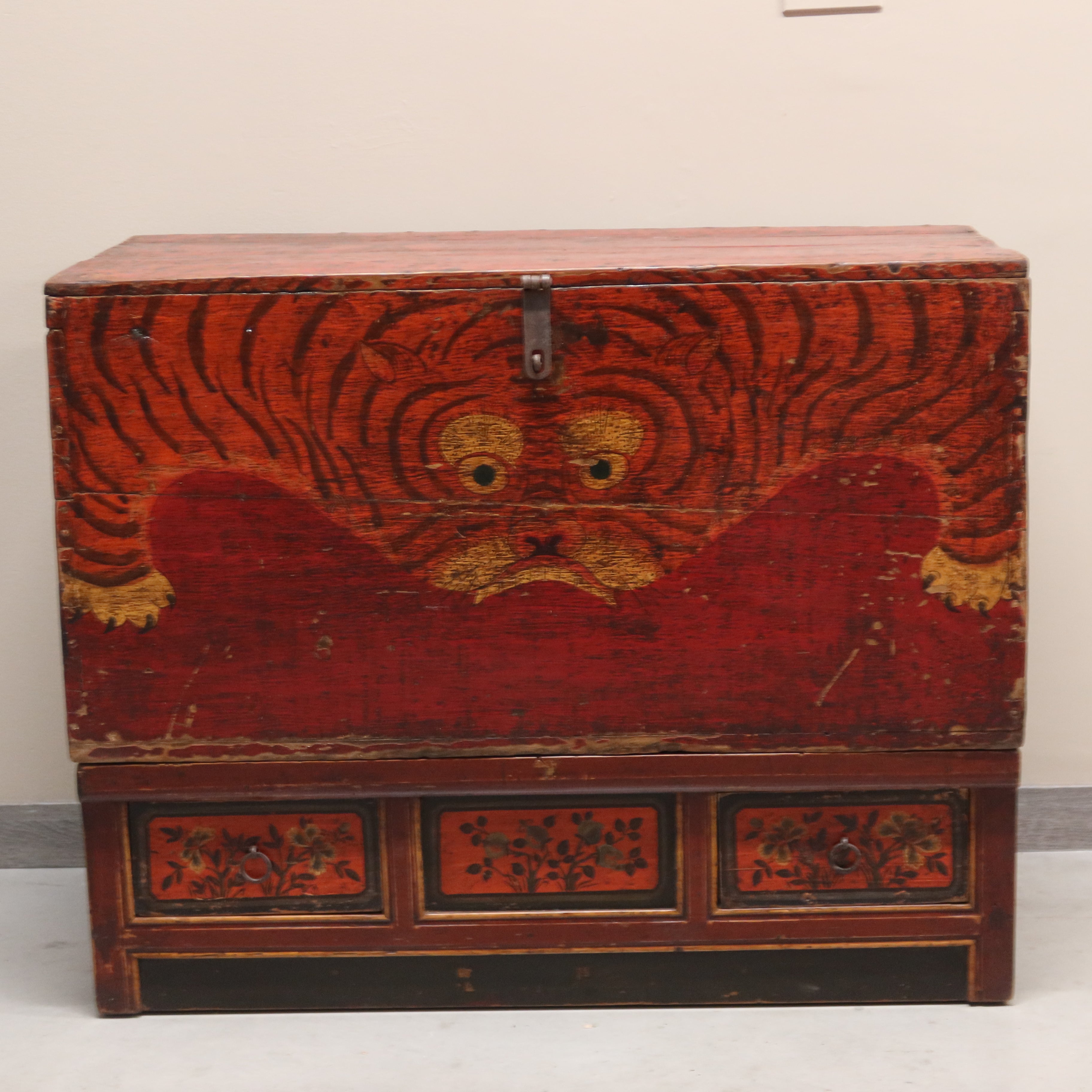 BAULE DEL QINGHAI CON BASE A 3C "DECORO TIGRE"