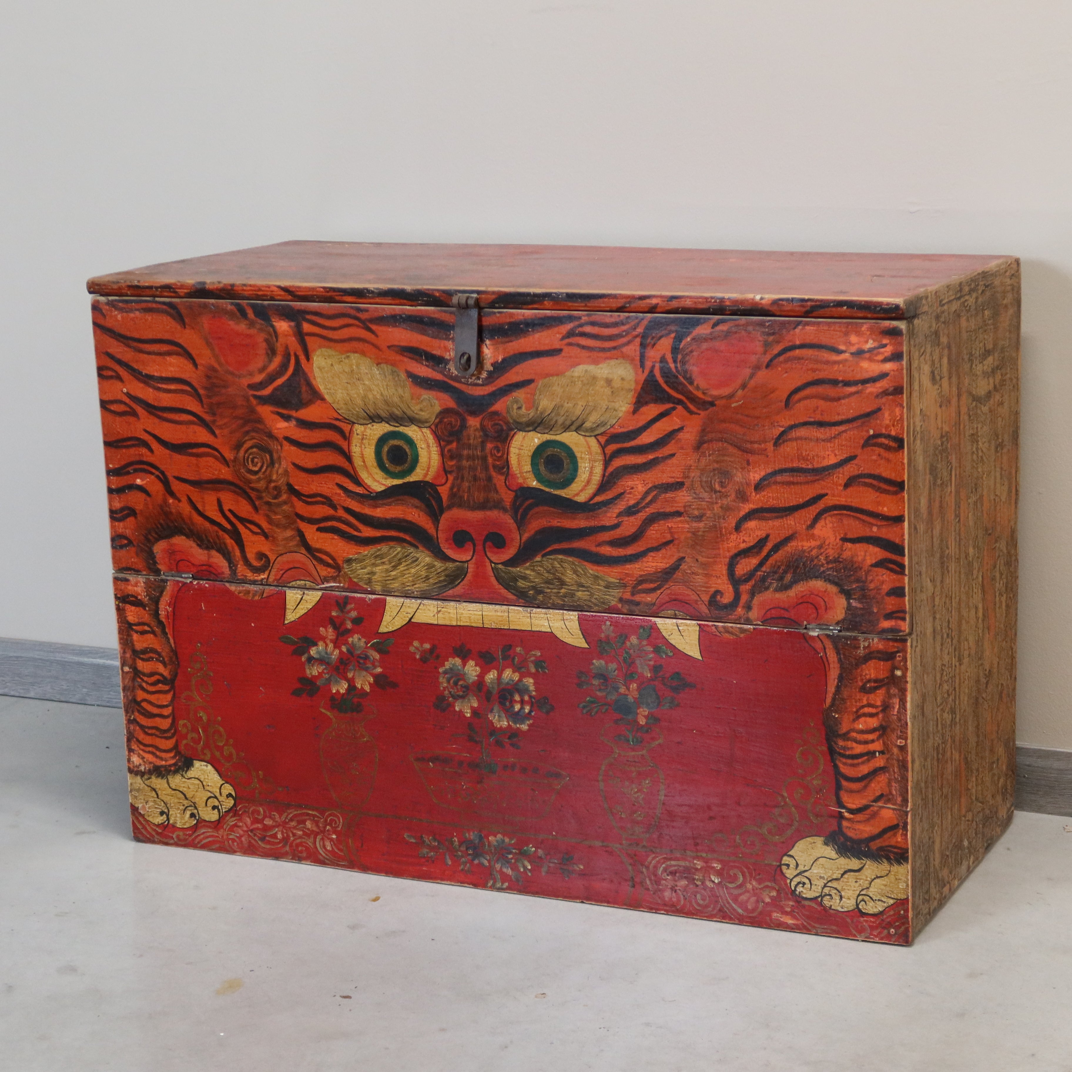 BAULE DEL QINGHAI CON DECORO TIGRE