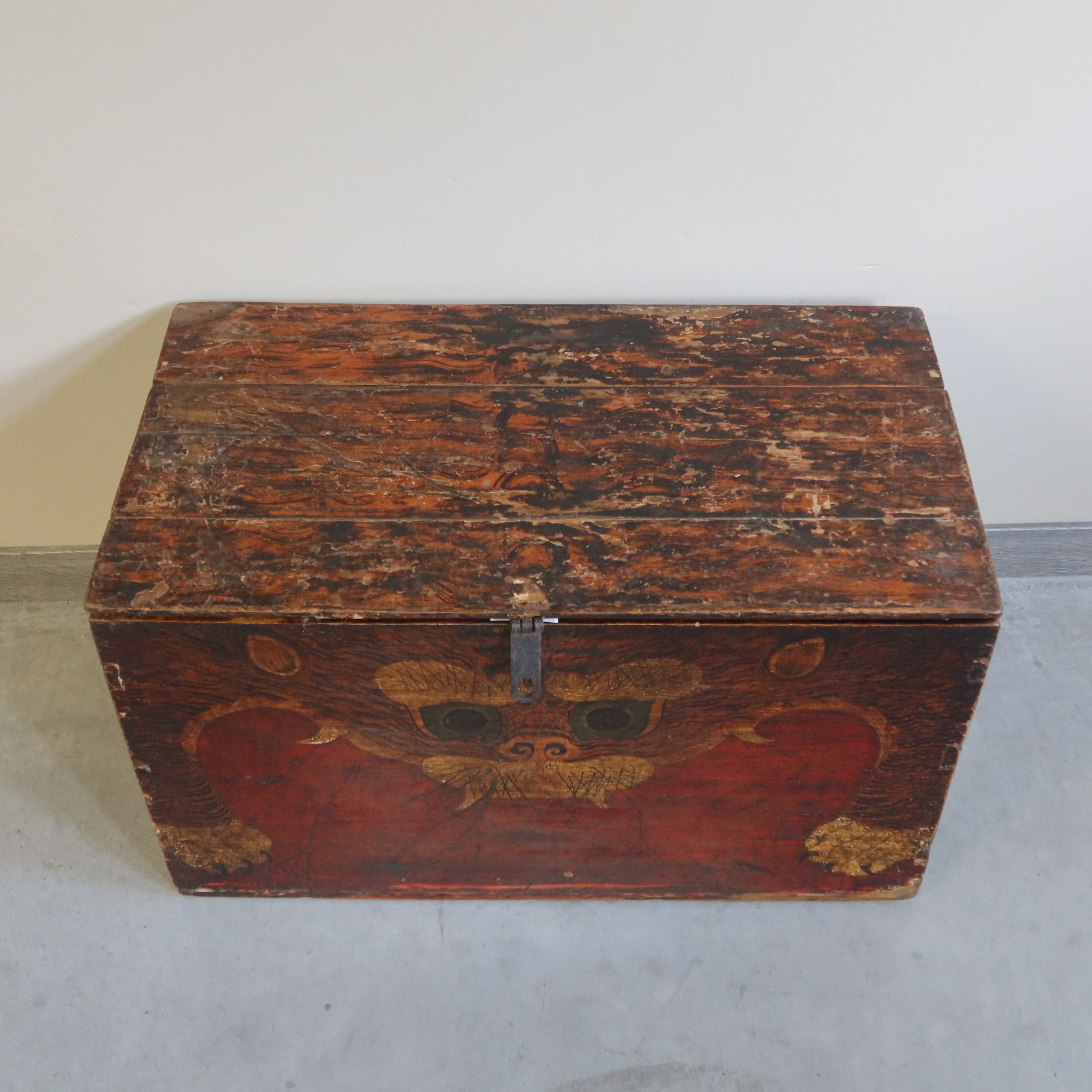 BAULE DEL QINGHAI CON DECORO TIGRE