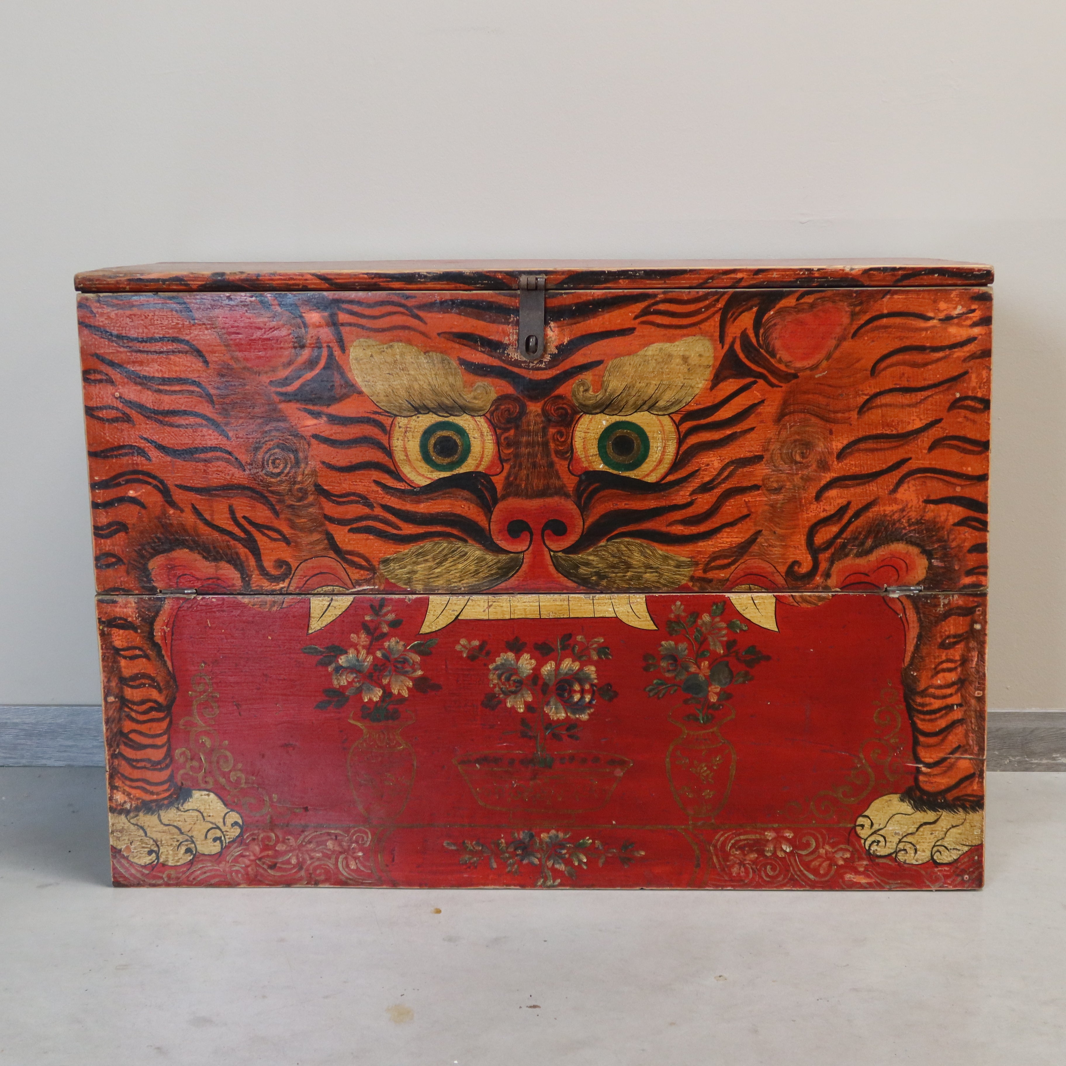 BAULE DEL QINGHAI CON DECORO TIGRE