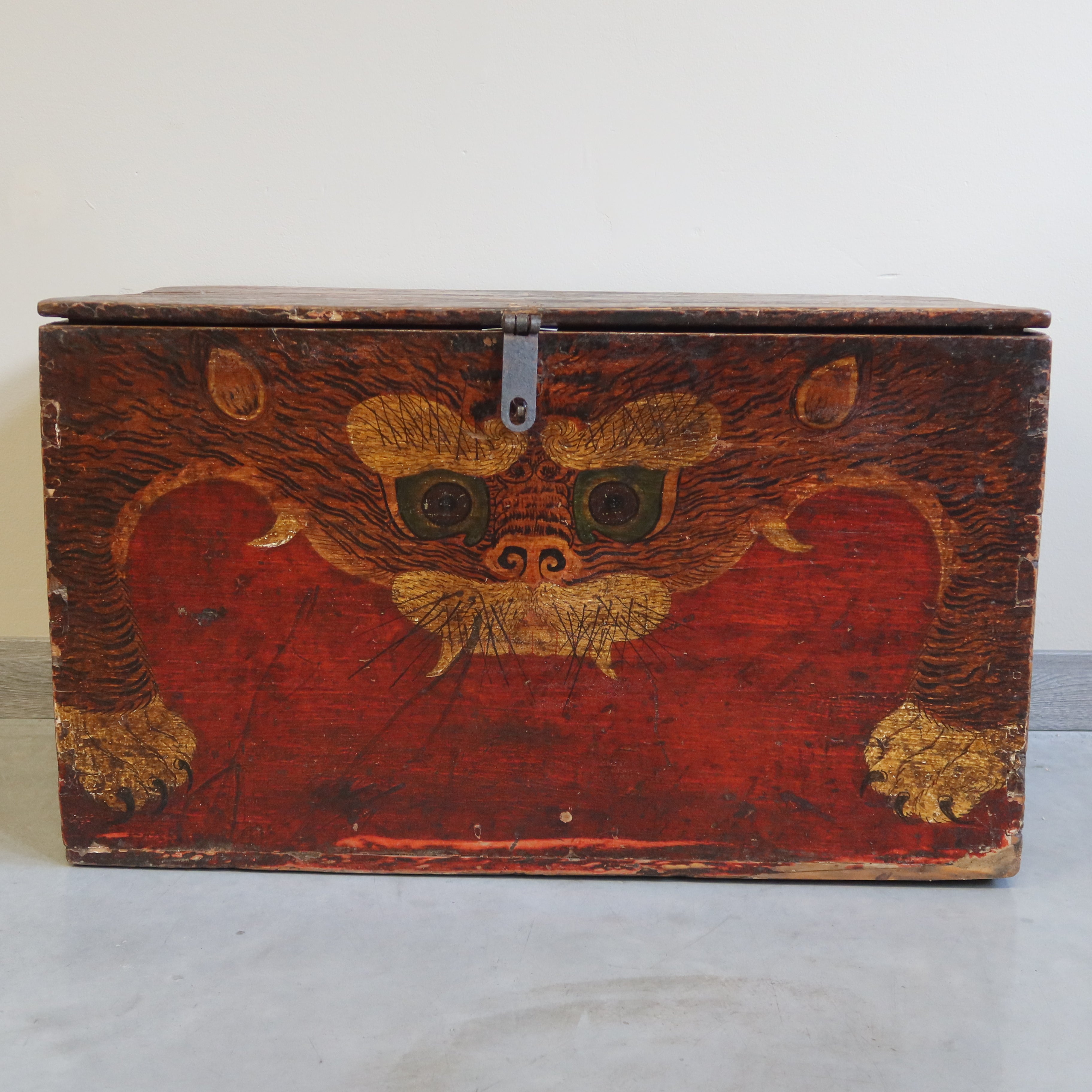 BAULE DEL QINGHAI CON DECORO TIGRE