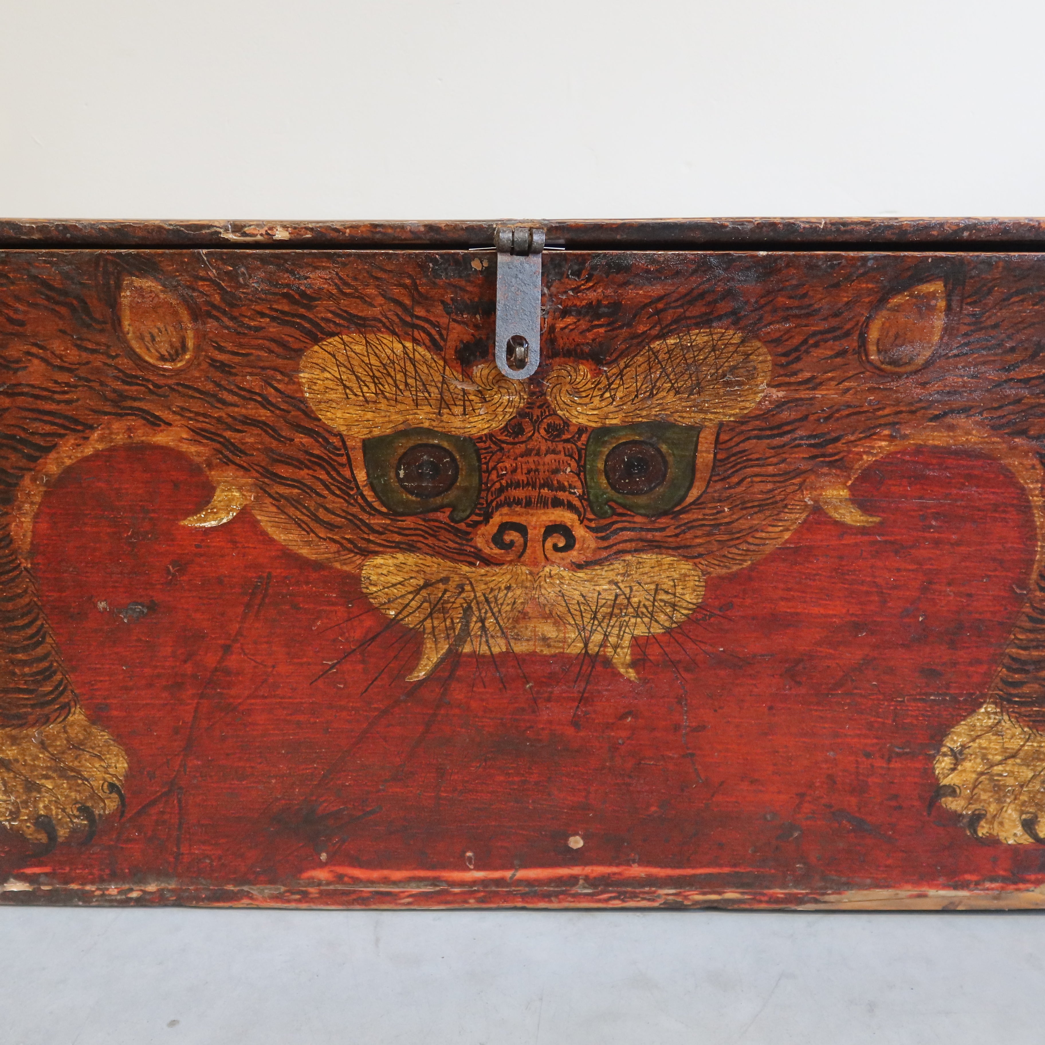 BAULE DEL QINGHAI CON DECORO TIGRE