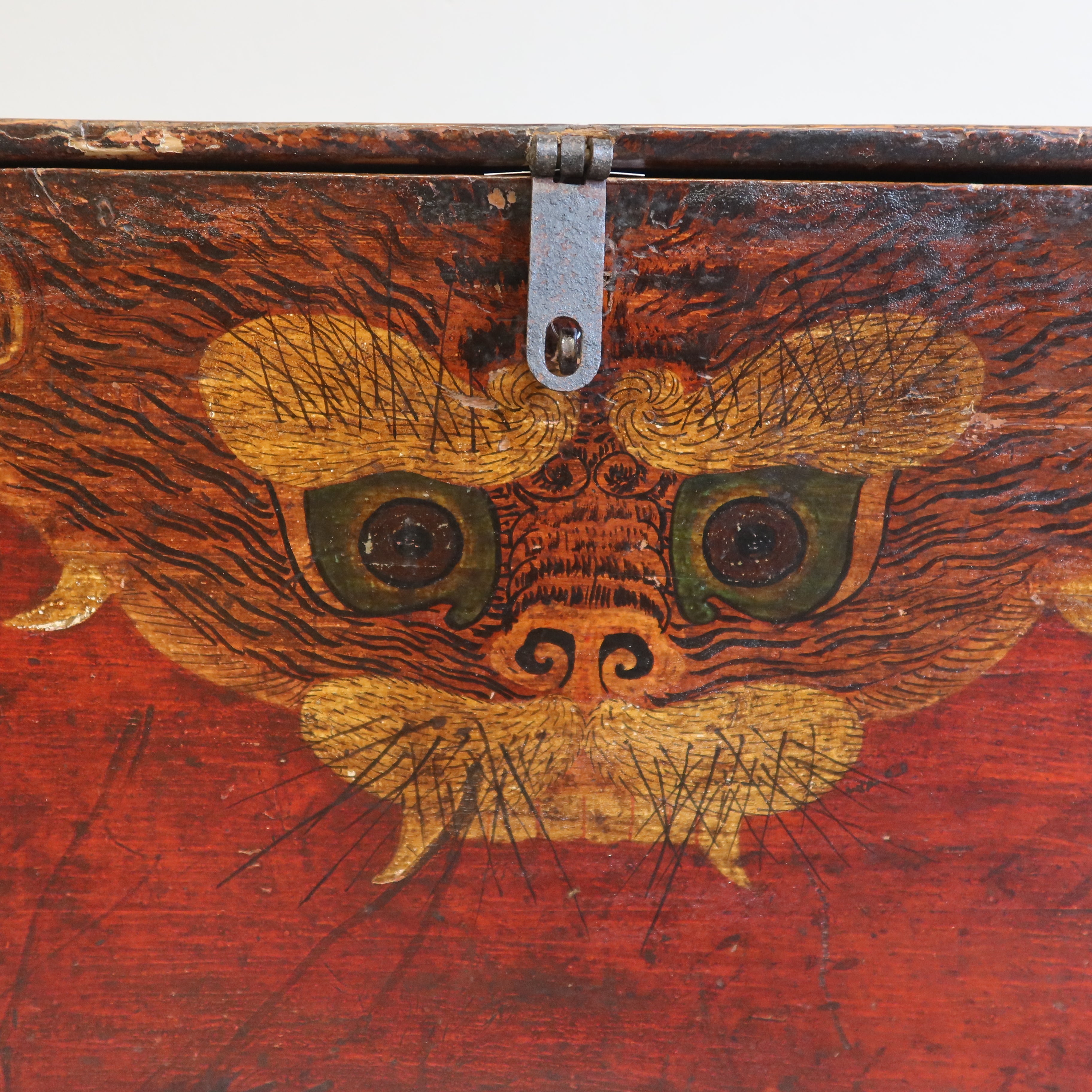 BAULE DEL QINGHAI CON DECORO TIGRE