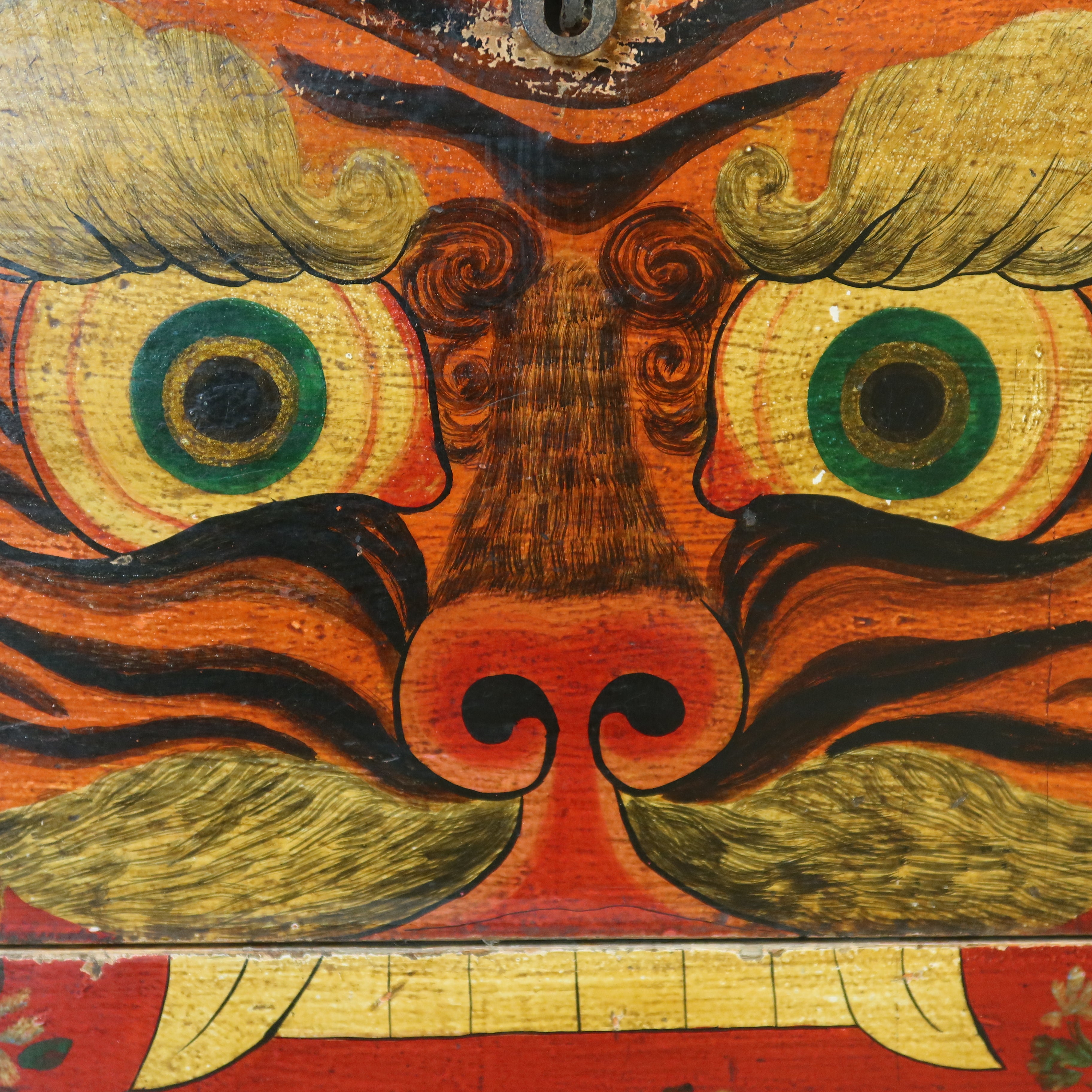 BAULE DEL QINGHAI CON DECORO TIGRE