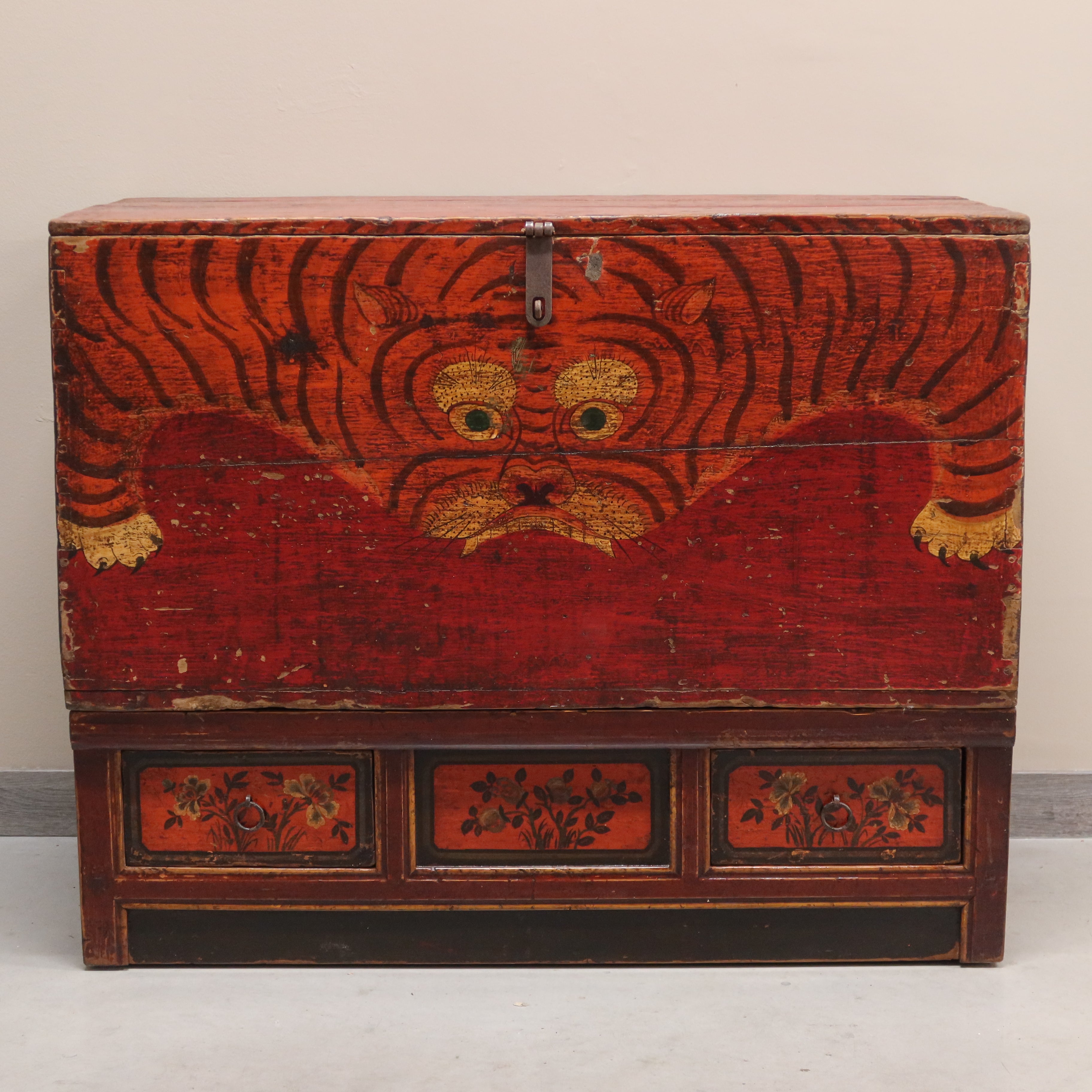 BAULE DEL QINGHAI CON BASE A 3C "DECORO TIGRE"