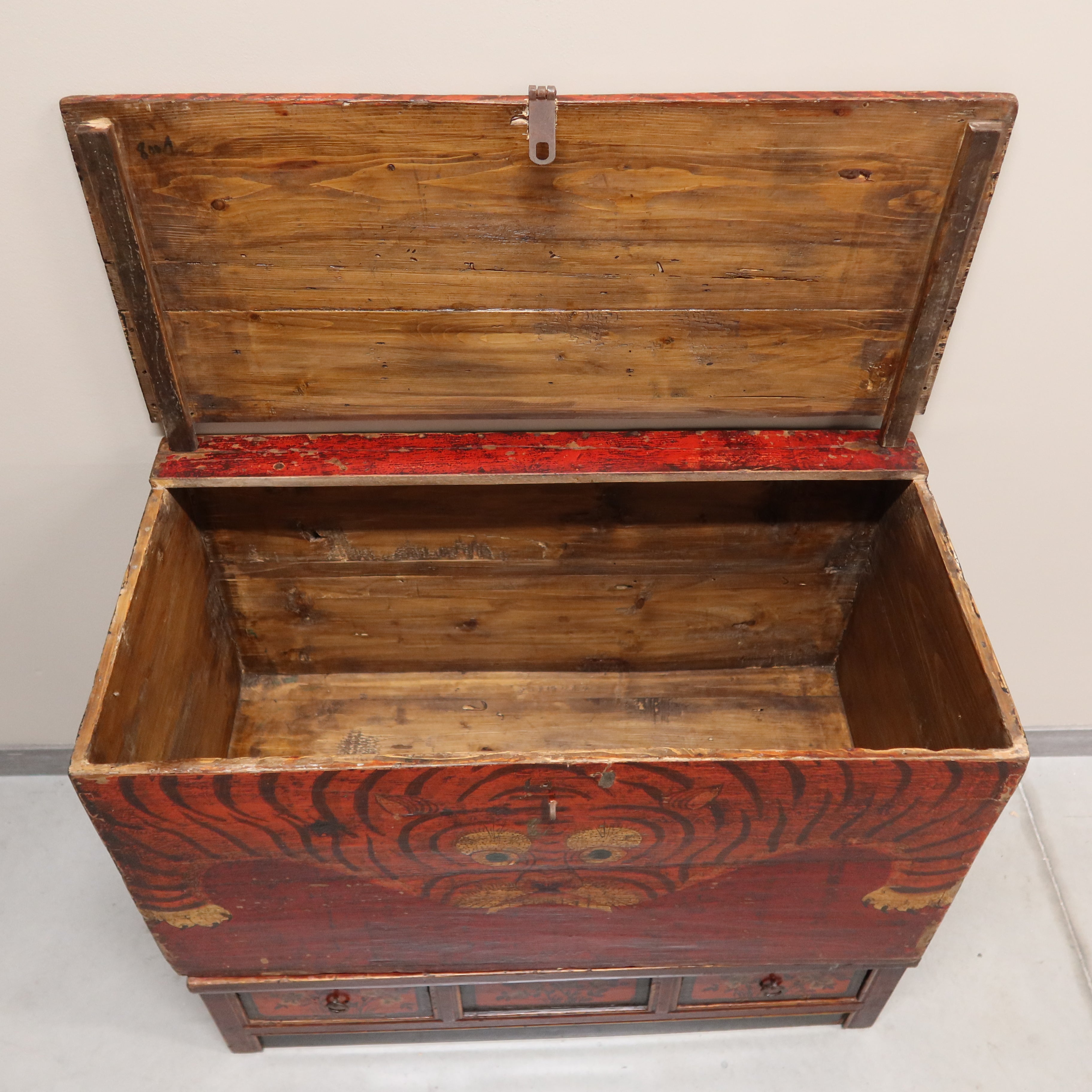 BAULE DEL QINGHAI CON BASE A 3C "DECORO TIGRE"