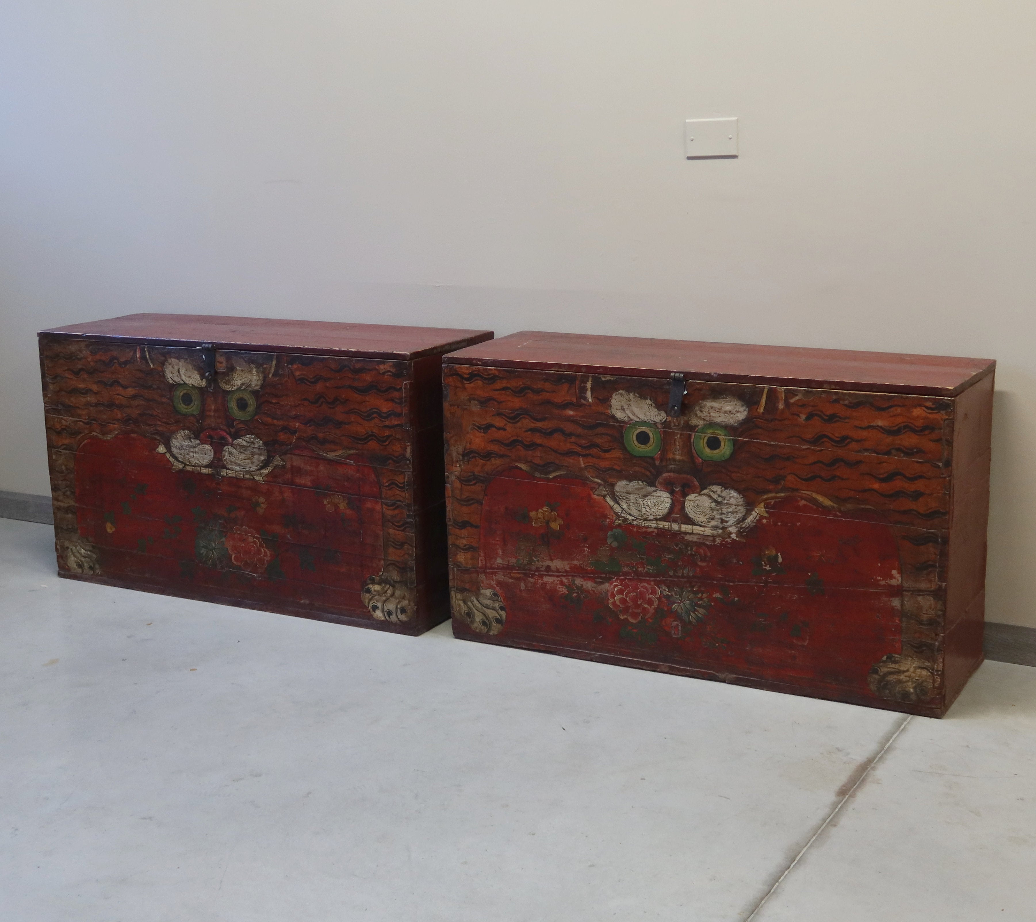 BAULE DEL QINGHAI CON DECORO TIGRE