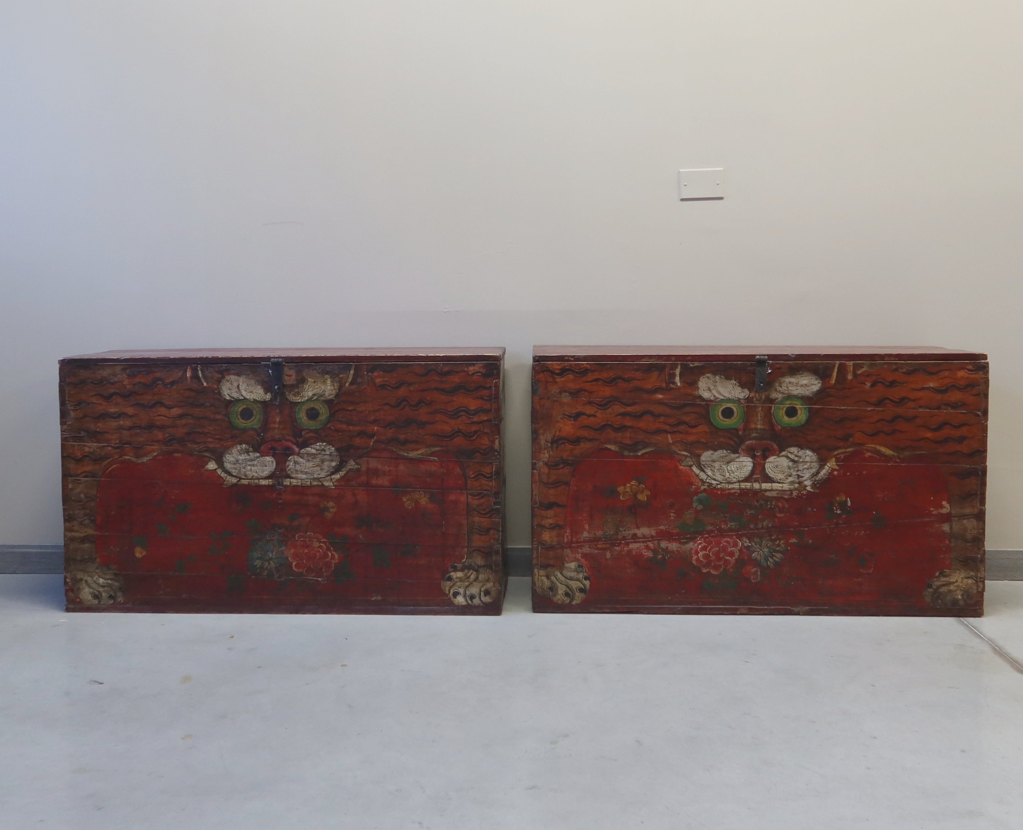 BAULE DEL QINGHAI CON DECORO TIGRE