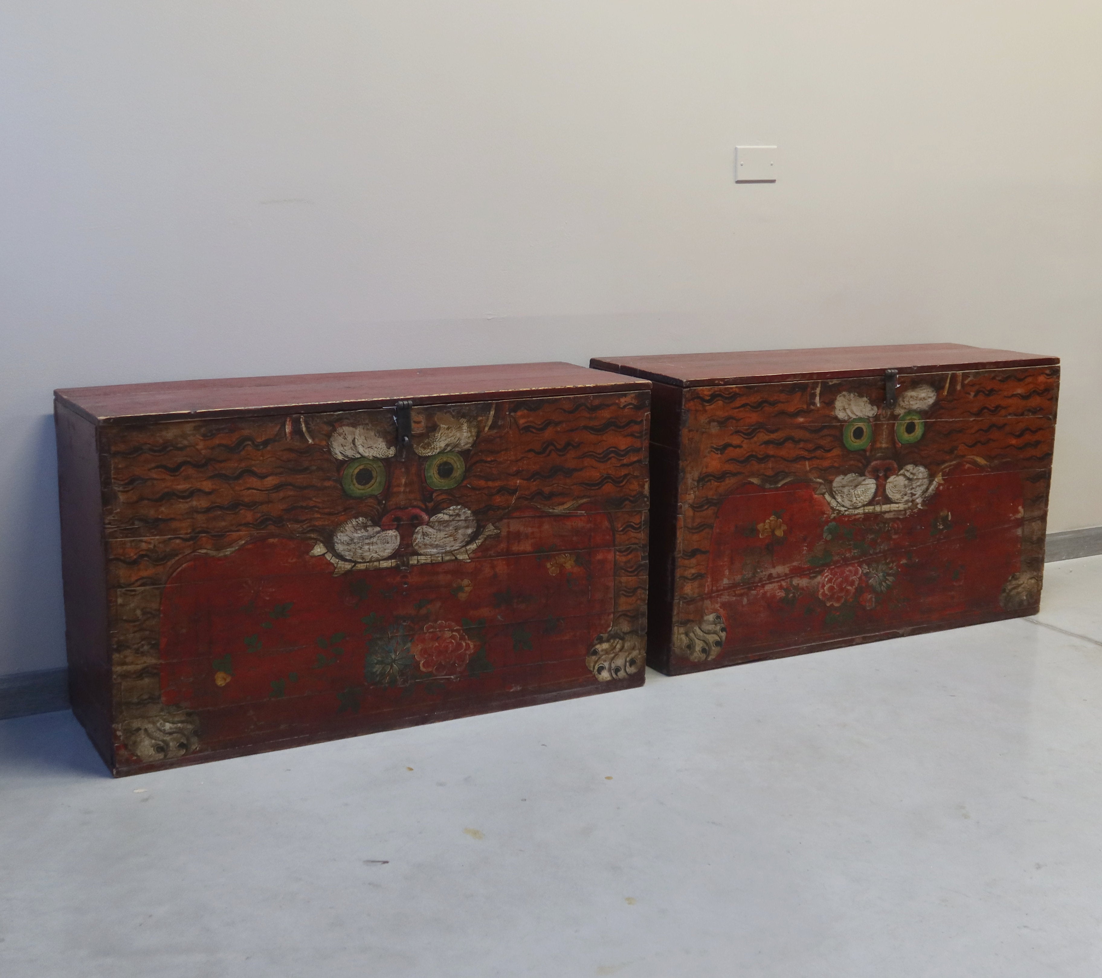 BAULE DEL QINGHAI CON DECORO TIGRE